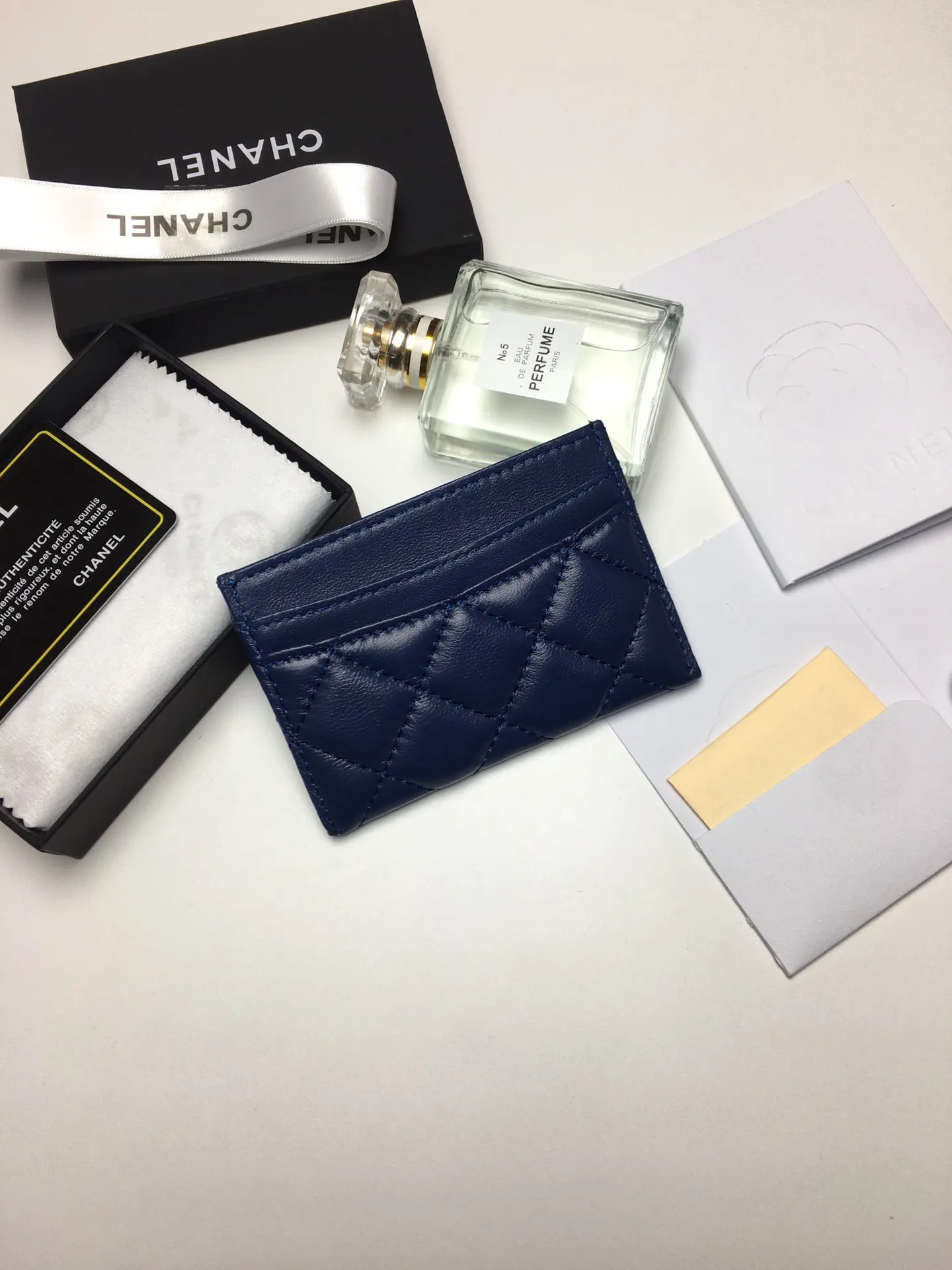 💰90 CHANEL Chanel counter card holder👍Model number: AP446 Size: 7.5×11.2×0.5cm Full sheepskin inside and outside + silver hardware😍😍Fine workmanship High-end quality [Rose] Complete accessories