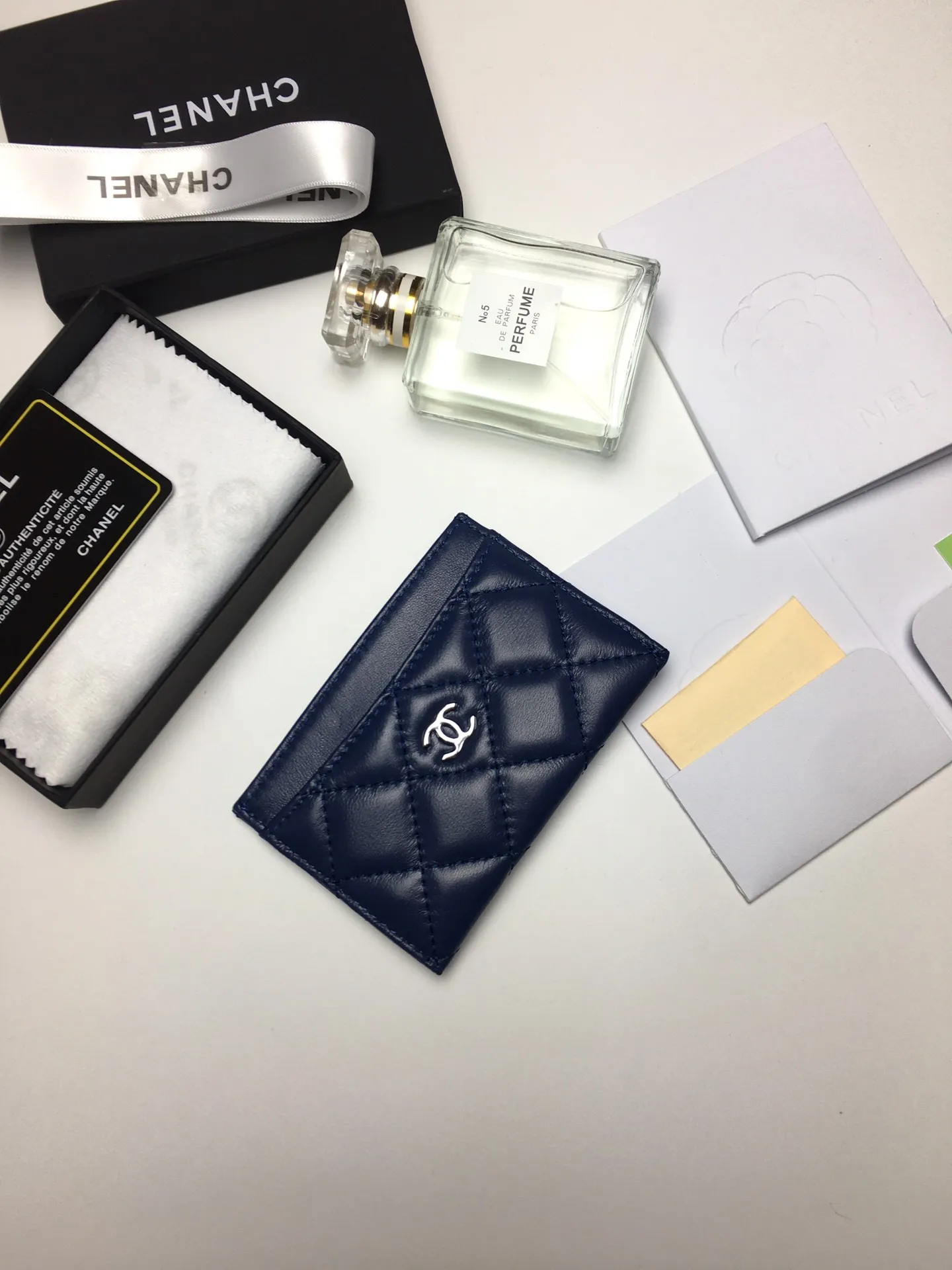 💰90 CHANEL Chanel counter card holder👍Model number: AP446 Size: 7.5×11.2×0.5cm Full sheepskin inside and outside + silver hardware😍😍Fine workmanship High-end quality [Rose] Complete accessories