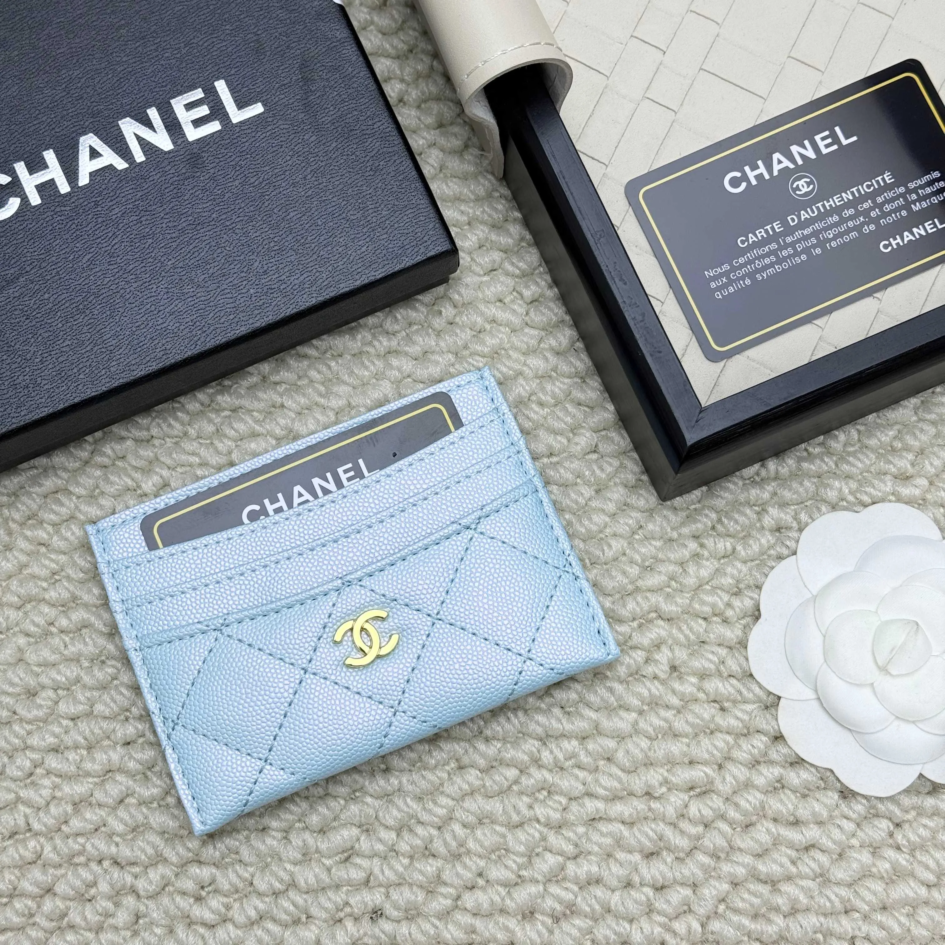 💰110 chanel 2025 new product card holder lambskin, seven card slots, can hold change, imported Italian lambskin + hardware logo, so beautiful, love it. The color is as shown in the picture, easy and fast storage, mini card holder No.: 4472 Size: w11×h10cm