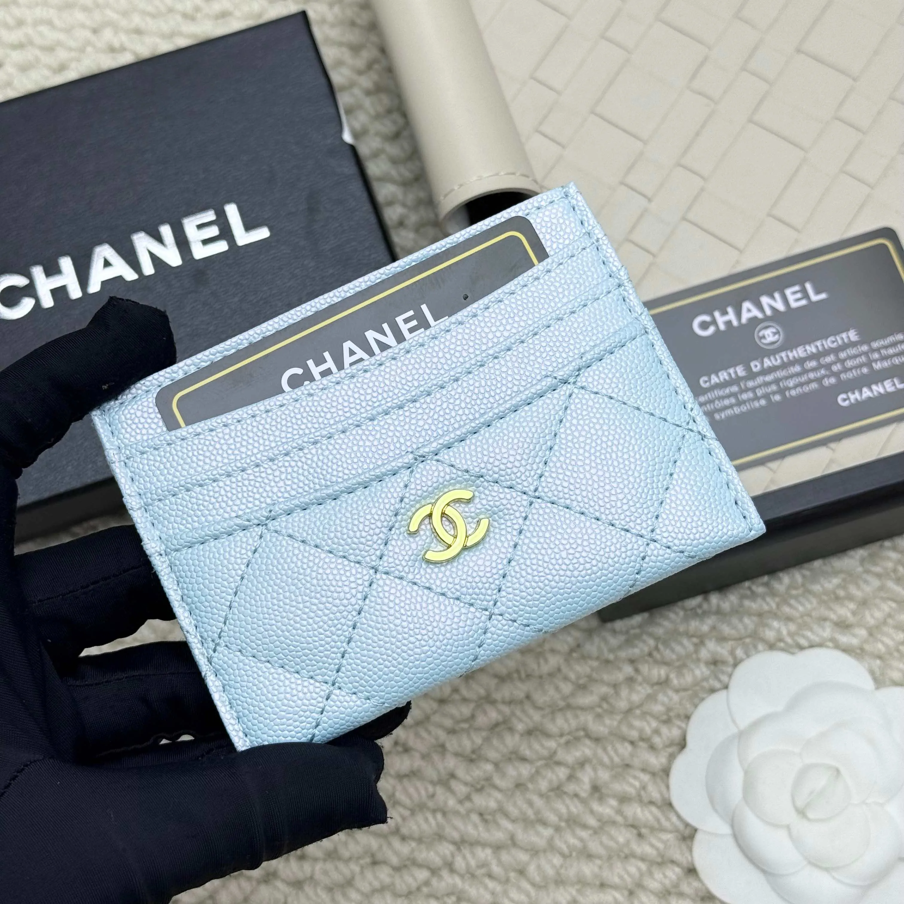 💰110 chanel 2025 new product card holder lambskin, seven card slots, can hold change, imported Italian lambskin + hardware logo, so beautiful, love it. The color is as shown in the picture, easy and fast storage, mini card holder No.: 4472 Size: w11×h10cm