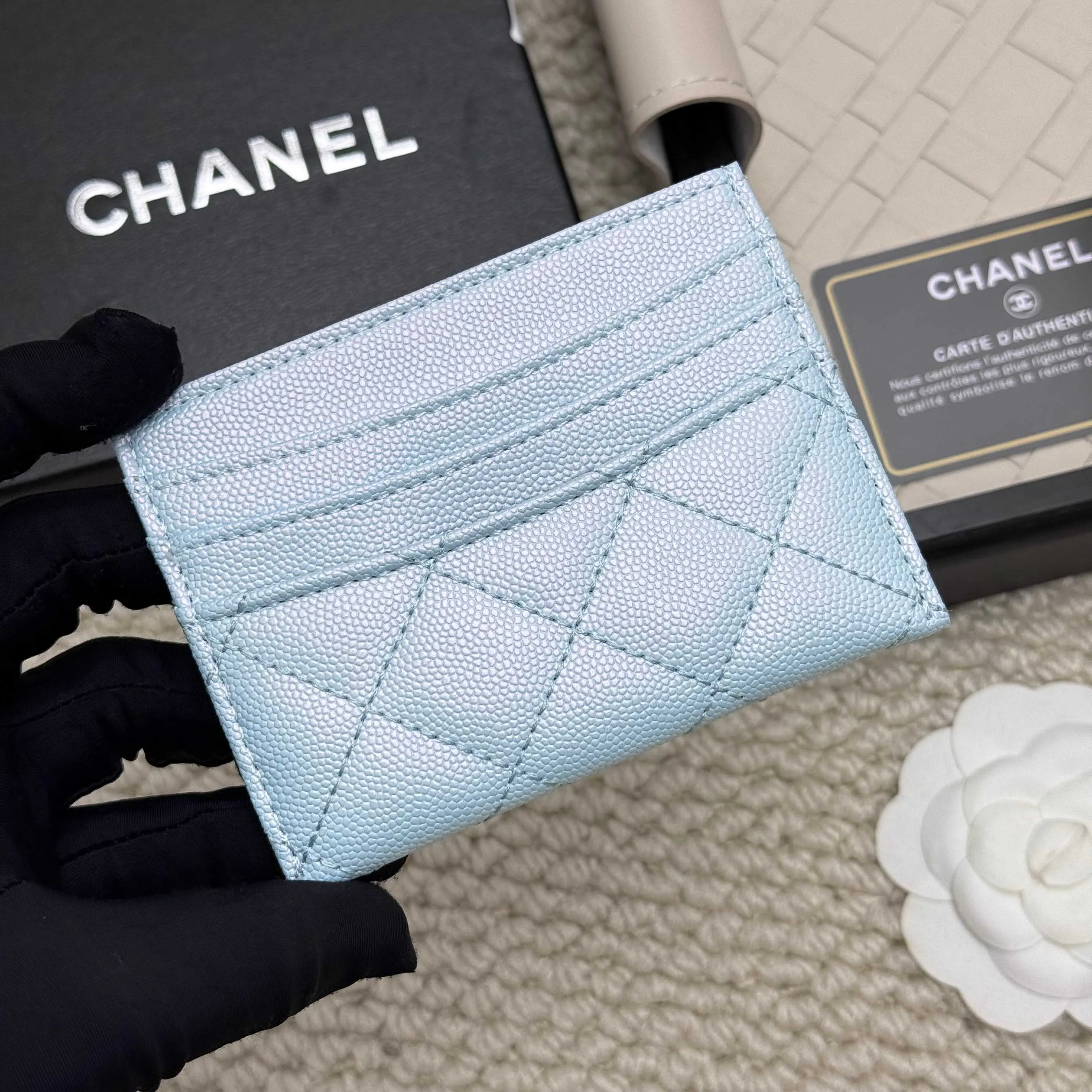 💰110 chanel 2025 new product card holder lambskin, seven card slots, can hold change, imported Italian lambskin + hardware logo, so beautiful, love it. The color is as shown in the picture, easy and fast storage, mini card holder No.: 4472 Size: w11×h10cm