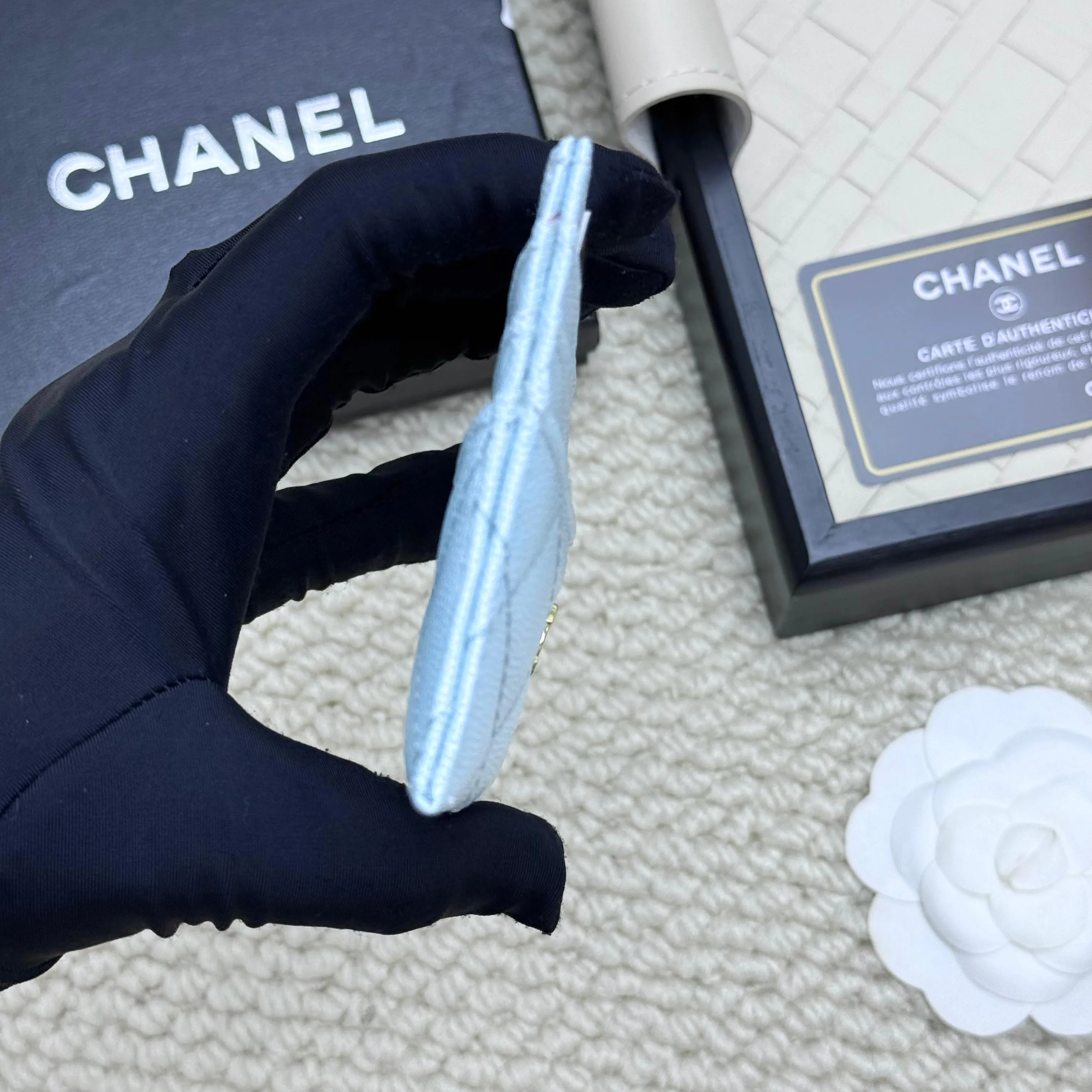 💰110 chanel 2025 new product card holder lambskin, seven card slots, can hold change, imported Italian lambskin + hardware logo, so beautiful, love it. The color is as shown in the picture, easy and fast storage, mini card holder No.: 4472 Size: w11×h10cm