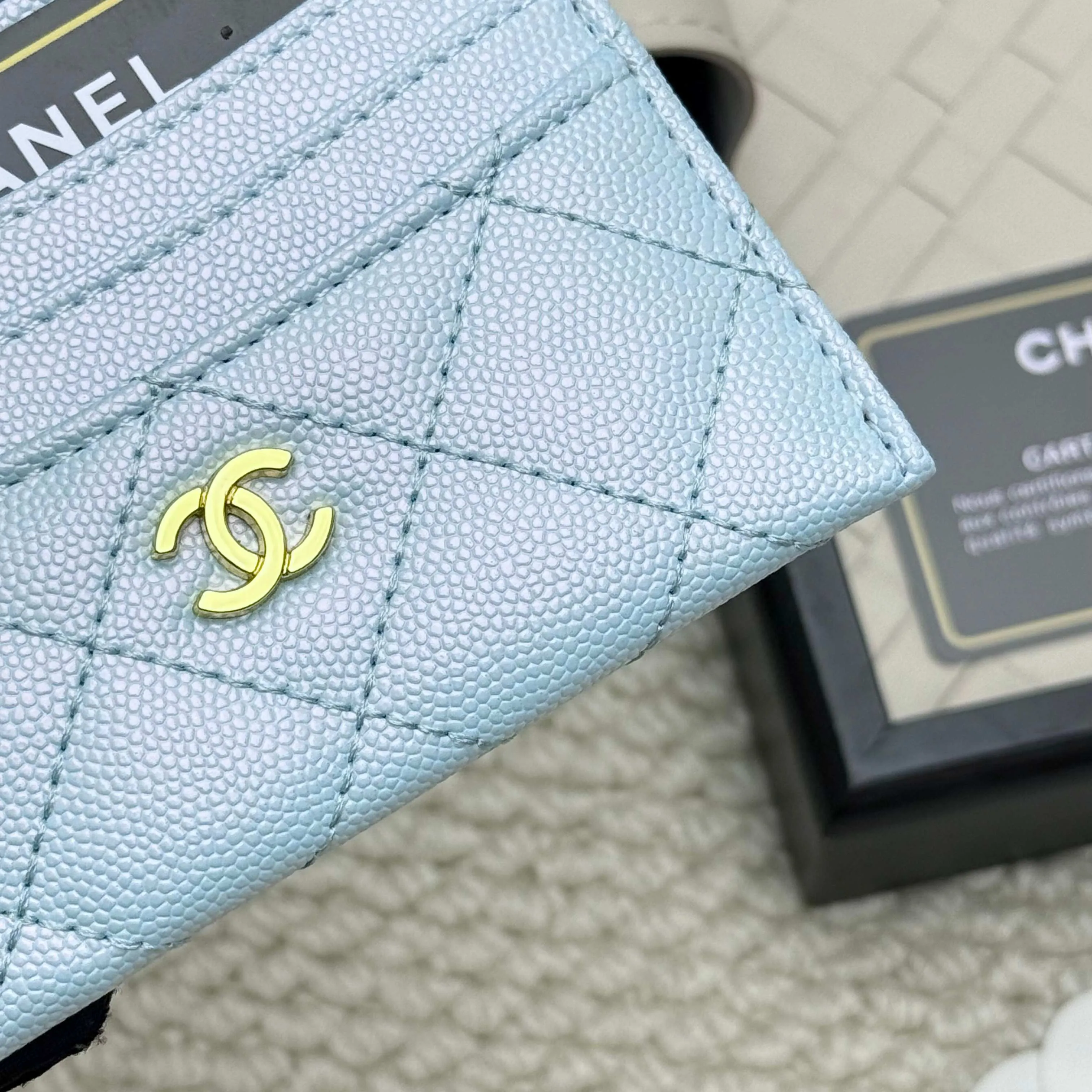 💰110 chanel 2025 new product card holder lambskin, seven card slots, can hold change, imported Italian lambskin + hardware logo, so beautiful, love it. The color is as shown in the picture, easy and fast storage, mini card holder No.: 4472 Size: w11×h10cm