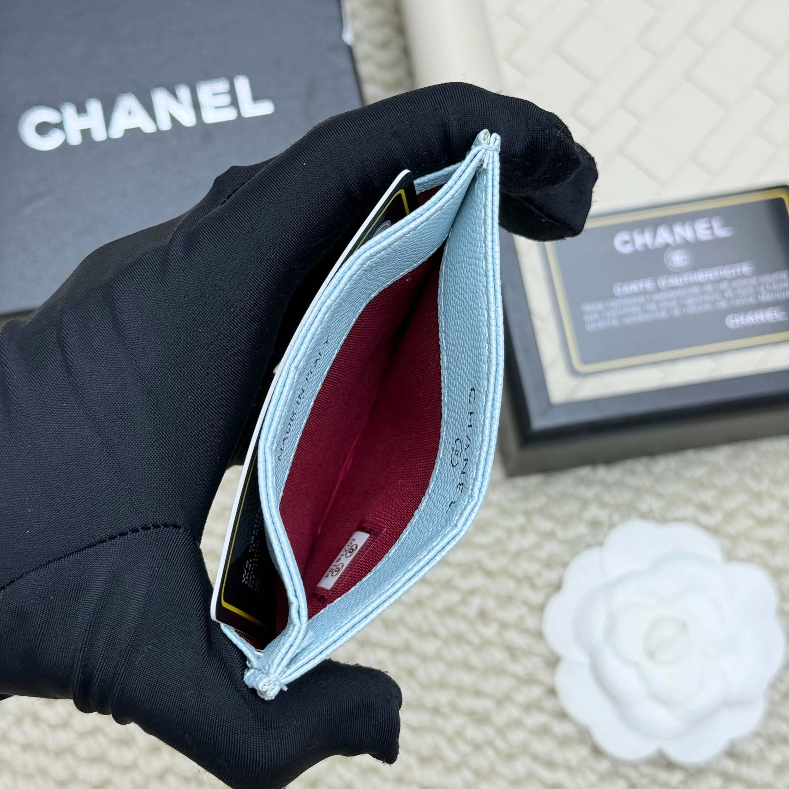 💰110 chanel 2025 new product card holder lambskin, seven card slots, can hold change, imported Italian lambskin + hardware logo, so beautiful, love it. The color is as shown in the picture, easy and fast storage, mini card holder No.: 4472 Size: w11×h10cm