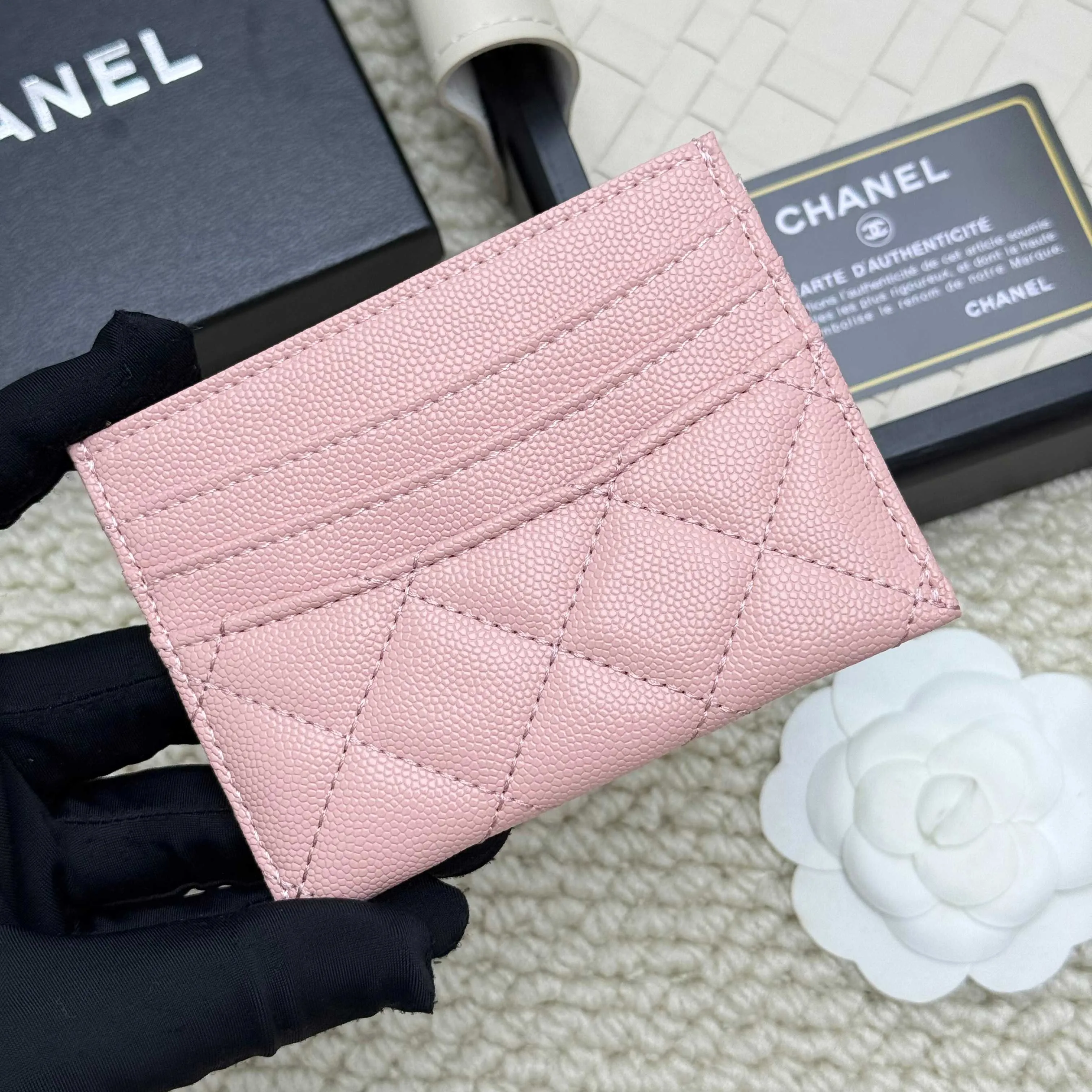 💰110 chanel 2025 new product card holder lambskin, seven card slots, can hold change, imported Italian lambskin + hardware logo, so beautiful, love it. The color is as shown in the picture, easy and fast storage, mini card holder No.: 4472 Size: w11×h10cm