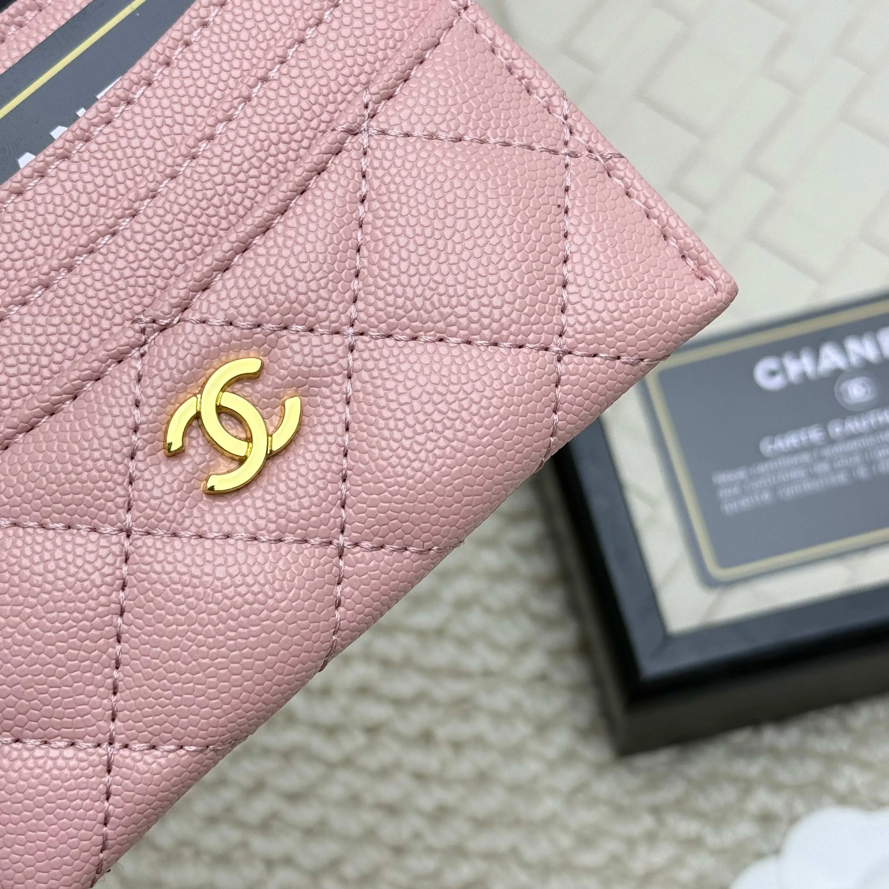 💰110 chanel 2025 new product card holder lambskin, seven card slots, can hold change, imported Italian lambskin + hardware logo, so beautiful, love it. The color is as shown in the picture, easy and fast storage, mini card holder No.: 4472 Size: w11×h10cm