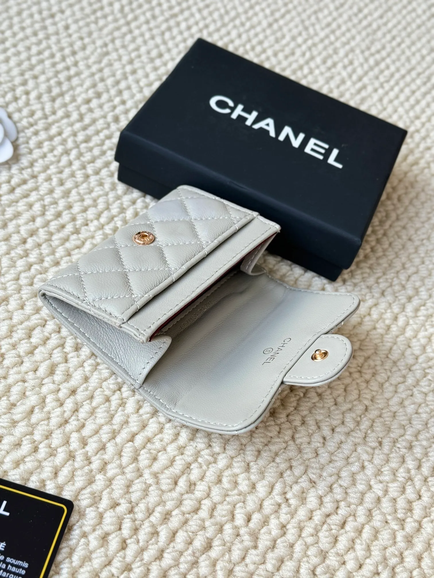 💰120 chanel lambskin model number: AP458 The most classic card holder, coin purse, Chanel classic flap card holder. Sheepskin series card holder and coin purse in one, with slip pocket on the back. Size: 7.5 × 11.3 × 2.1 cm