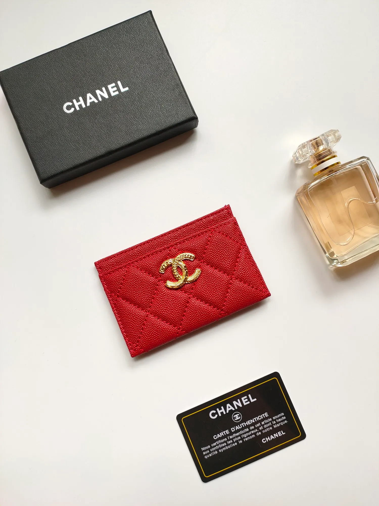 💰110💰Model 3188 CHANEL 22k embossed lgo large double C hardware, official website latest in 2023🆕card holder, caviar medium ball grain cowhide, anti-scratch, super glossy, 3 card slots each put a card, you can also put a card + a few coins in the middle