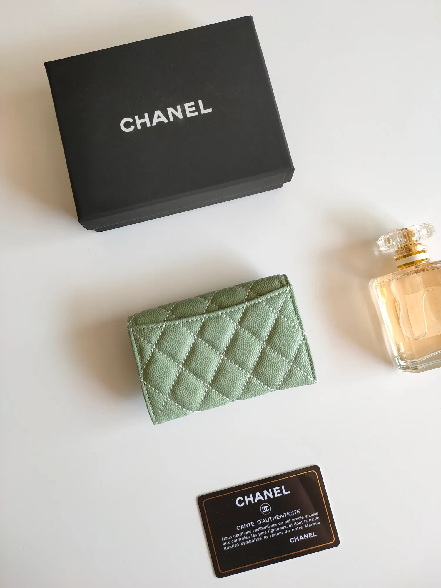 ￥130 CHANEL Chanel classic flap card holder. Imported sheepskin and caviar cowhide, card holder and coin purse integrated, with slip pocket on the back, model number: AP448, size: 7.5 × 11.3 × 2.1 cm