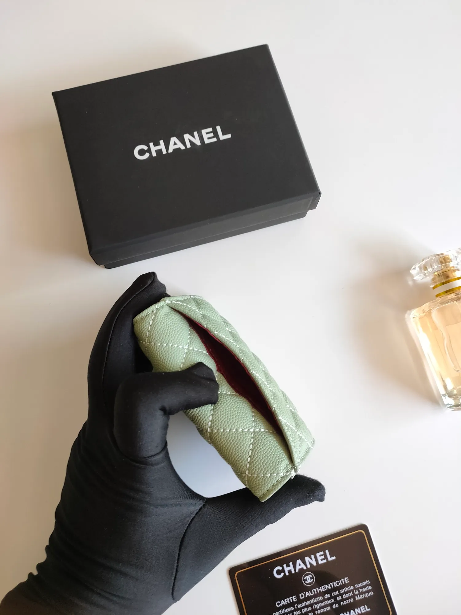￥130 CHANEL Chanel classic flap card holder. Imported sheepskin and caviar cowhide, card holder and coin purse integrated, with slip pocket on the back, model number: AP448, size: 7.5 × 11.3 × 2.1 cm