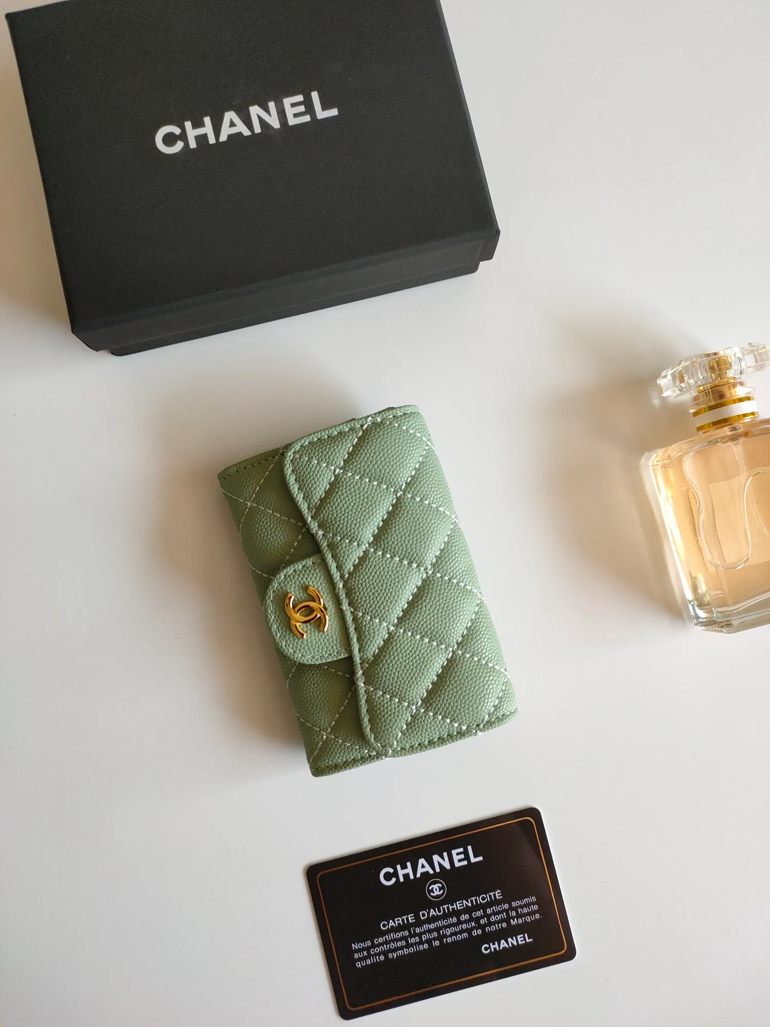 ￥130 CHANEL Chanel classic flap card holder. Imported sheepskin and caviar cowhide, card holder and coin purse integrated, with slip pocket on the back, model number: AP448, size: 7.5 × 11.3 × 2.1 cm