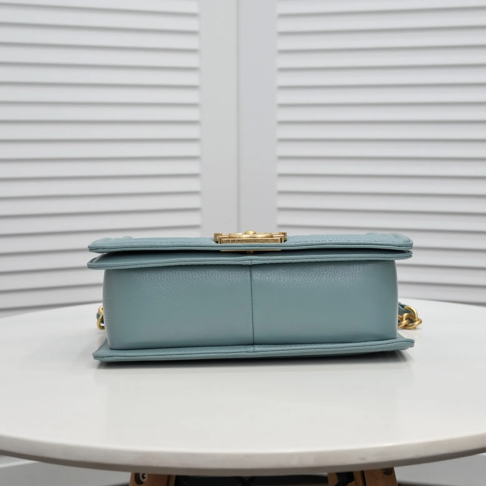 💰460￥ "Full leather inside and out with original hardware" Chanel👑 Using imported first-layer cowhide with lychee pattern [color] [lightning] thickened electroplated hardware accessories🌈The workmanship is comparable to the original order💪The bottom can be pinched and rebounded without trace, absolutely spot-on and real-life, fashionable and durable💪💪High-end quality, no pressure in and out of the drill cabinet💏, size 25*15*8cm Style number: 67086