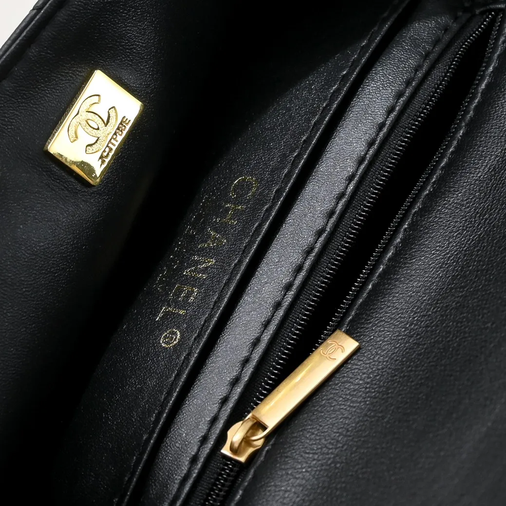 💰400￥♨️♨️Chanel 22B’s latest Mini CF handle hardware embellished handbag, new AS2431 classic diamond flap bag, decorated with exquisite classic chain and handbag, delicate sheepskin: embellishment handbag, stand out, interpretation of timeless elegance. Style number: New AS2431 Size: 20x12x6cm