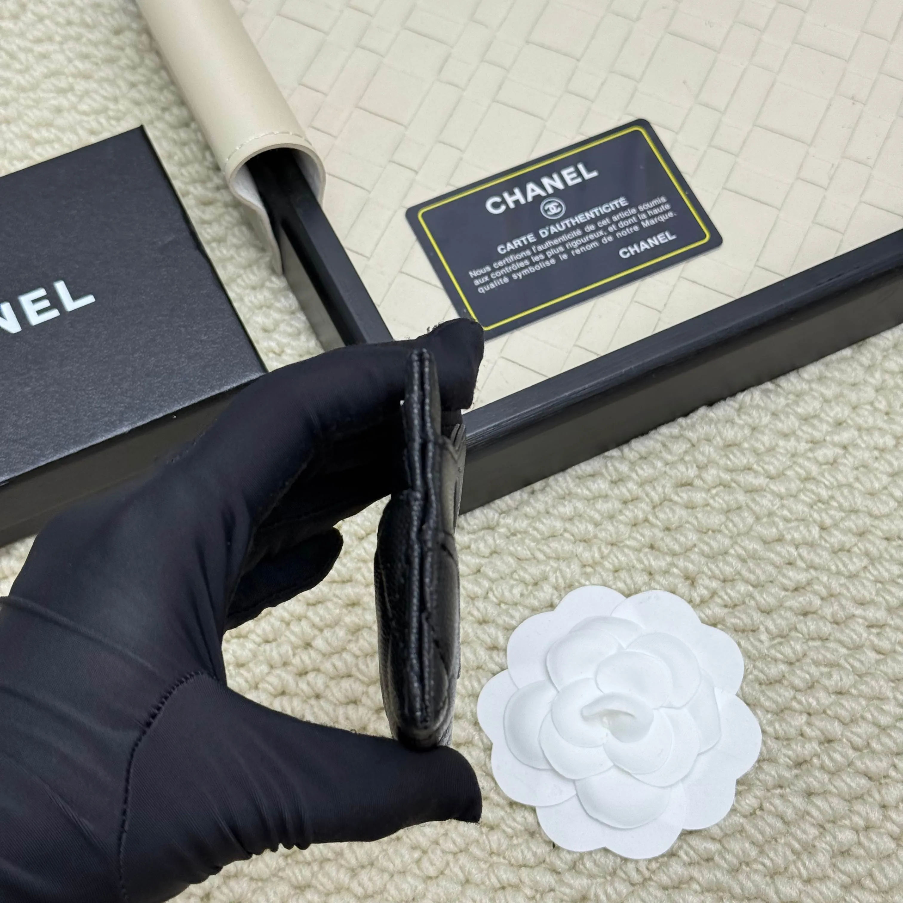 💰110 Chanel's new model, model: AP7776 31 card holder, sheepskin ball pattern. This new 31 card holder comes in several cute pink colors and can hold 6 or 7 cards no problem❣️ Size: 8*11