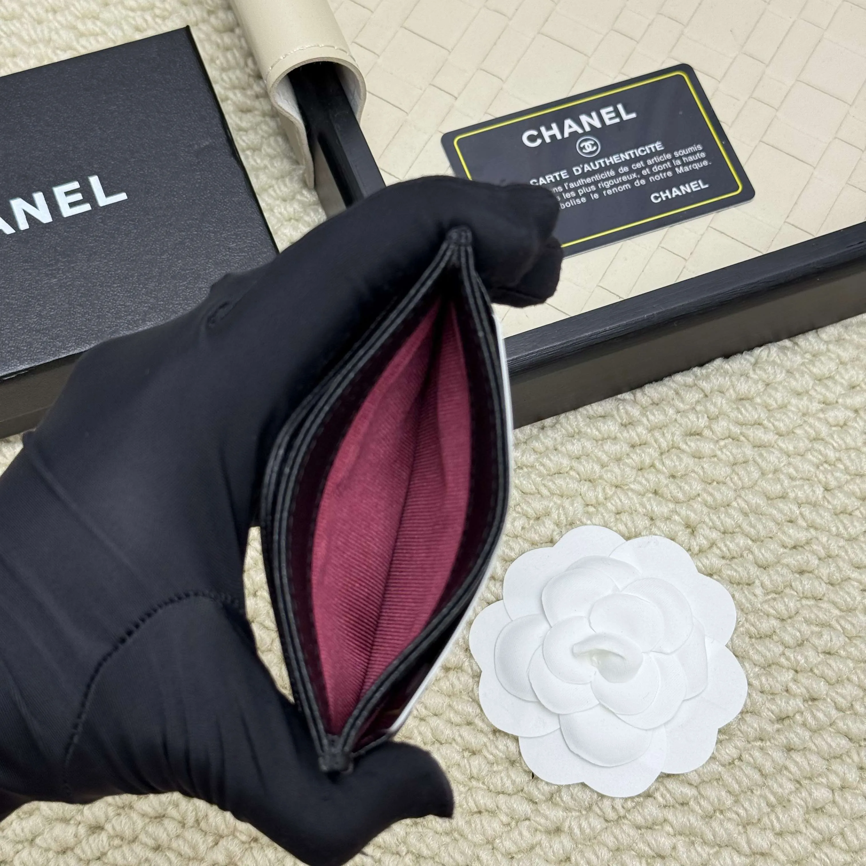 💰110 Chanel's new model, model: AP7776 31 card holder, sheepskin ball pattern. This new 31 card holder comes in several cute pink colors and can hold 6 or 7 cards no problem❣️ Size: 8*11