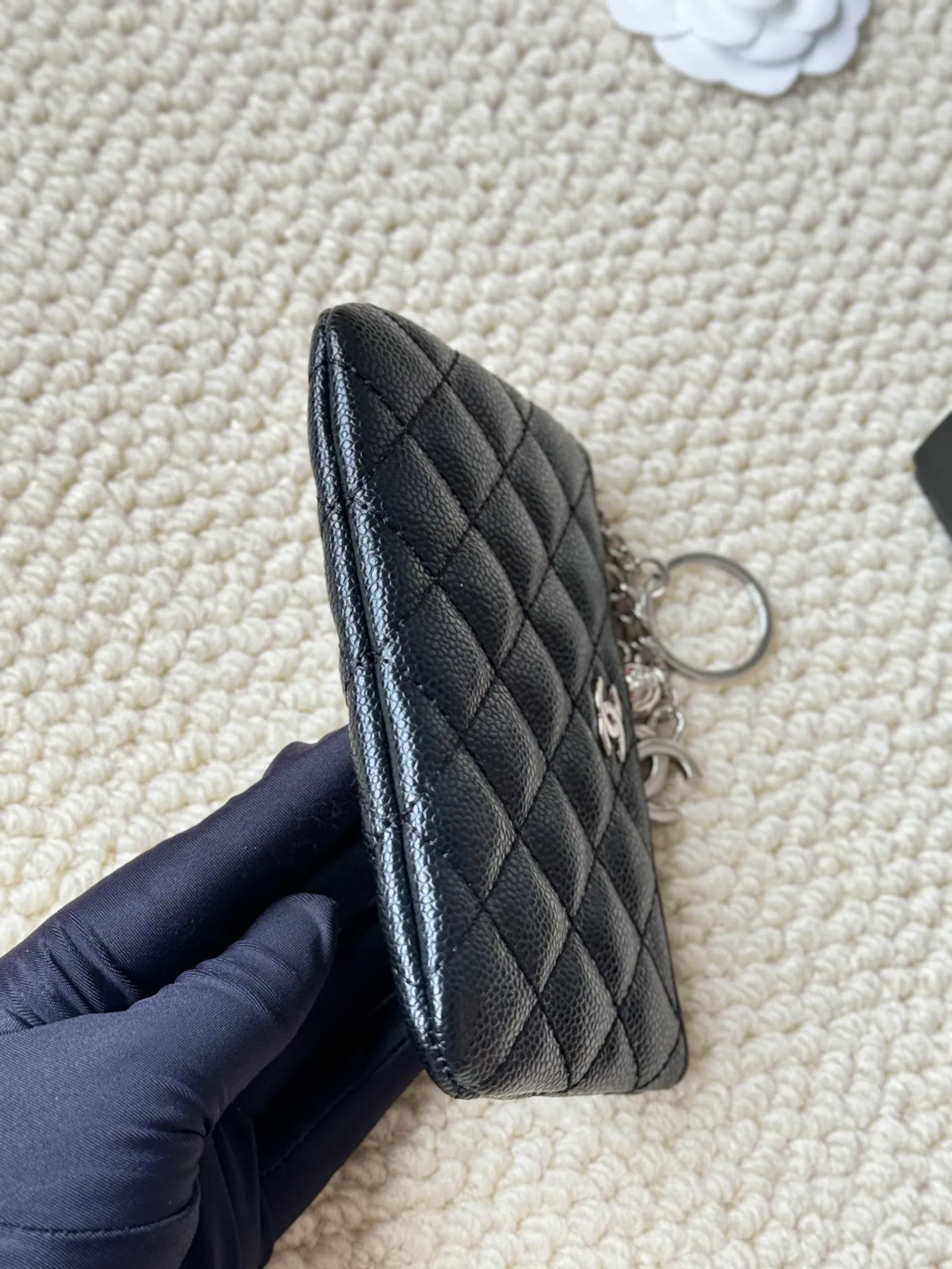 💰130 chanel leather pendant coin purse💦 Style number: A50168 Classic small carry-on bag, one of the most practical bags in the era of mobile payment, cards, change, key and lipstick in one package, cute, practical and connotative, nice card holder, key bag, coin purse, lipstick bag Reference size: 9.5×15×0.5cm