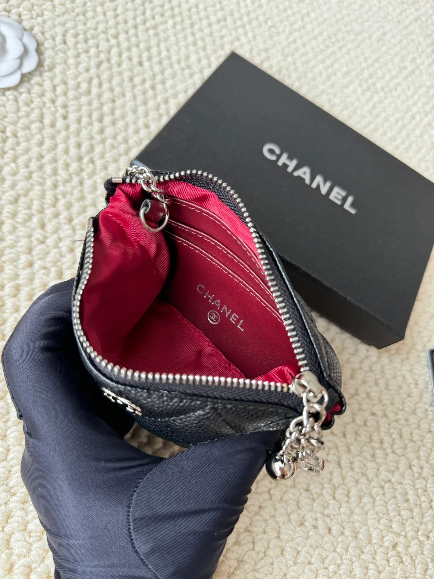 💰130 chanel leather pendant coin purse💦 Style number: A50168 Classic small carry-on bag, one of the most practical bags in the era of mobile payment, cards, change, key and lipstick in one package, cute, practical and connotative, nice card holder, key bag, coin purse, lipstick bag Reference size: 9.5×15×0.5cm