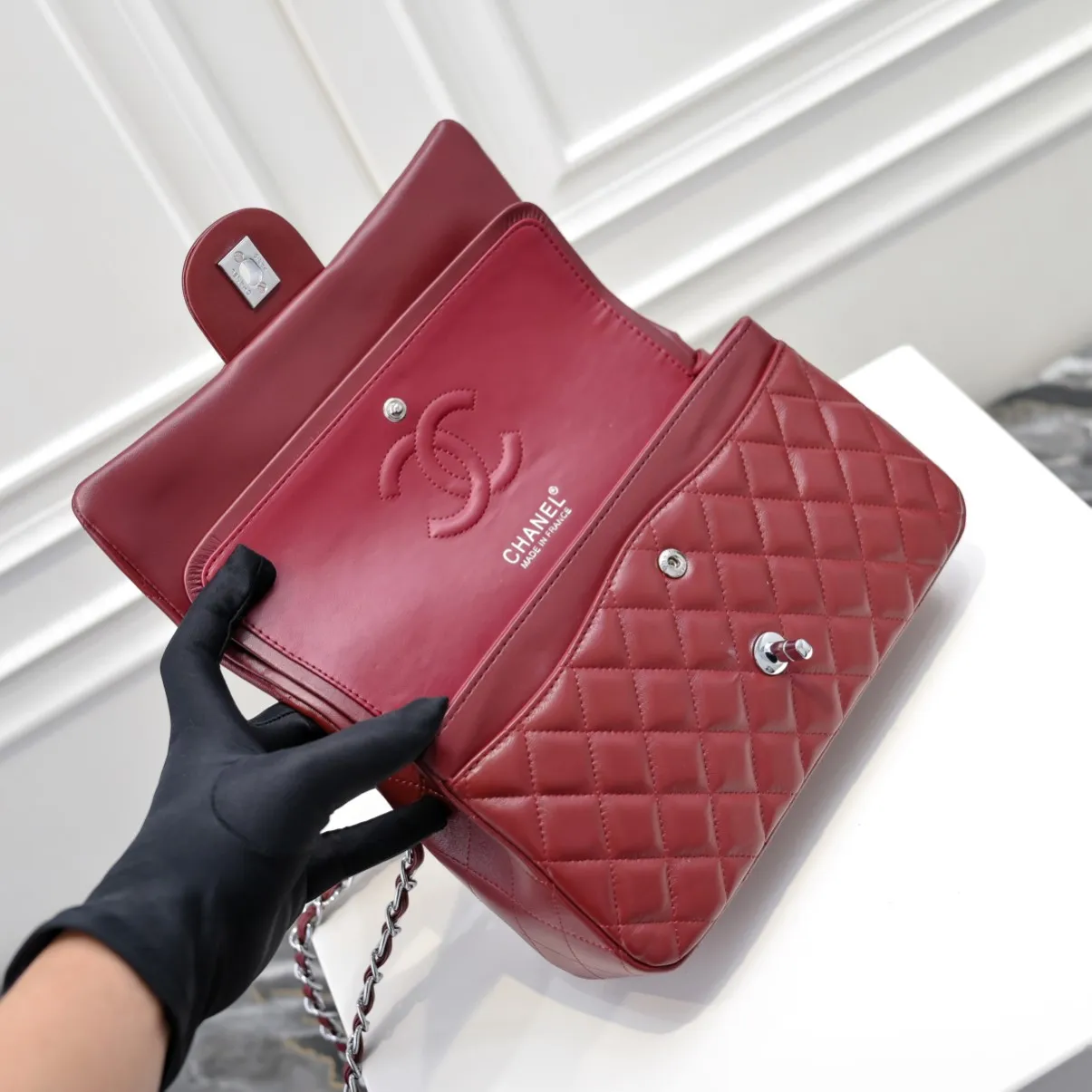 💰420￥Chanel🔥Exclusive quality real shot shipment✈️Official website updated simultaneously👑Chanel sheep pattern classic style with original hardware, summer style is coming💋CHANEL ‼ ️Crossbody bag, sheepskin with red lining🌸‼ ️ 🙈Fashion new favorite🙈 Size: 25.5*16*6.5. Style number: 1112 sheepskin