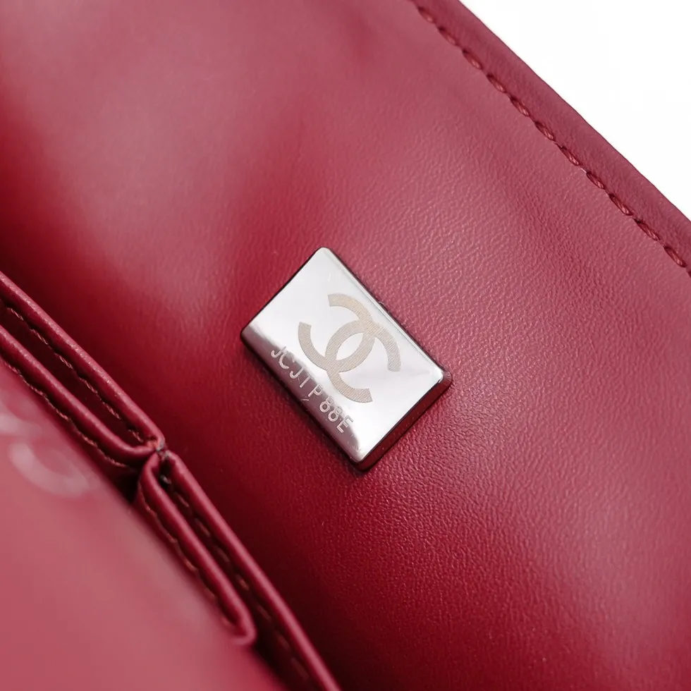 💰420￥Chanel🔥Exclusive quality real shot shipment✈️Official website updated simultaneously👑Chanel sheep pattern classic style with original hardware, summer style is coming💋CHANEL ‼ ️Crossbody bag, sheepskin with red lining🌸‼ ️ 🙈Fashion new favorite🙈 Size: 25.5*16*6.5. Style number: 1112 sheepskin