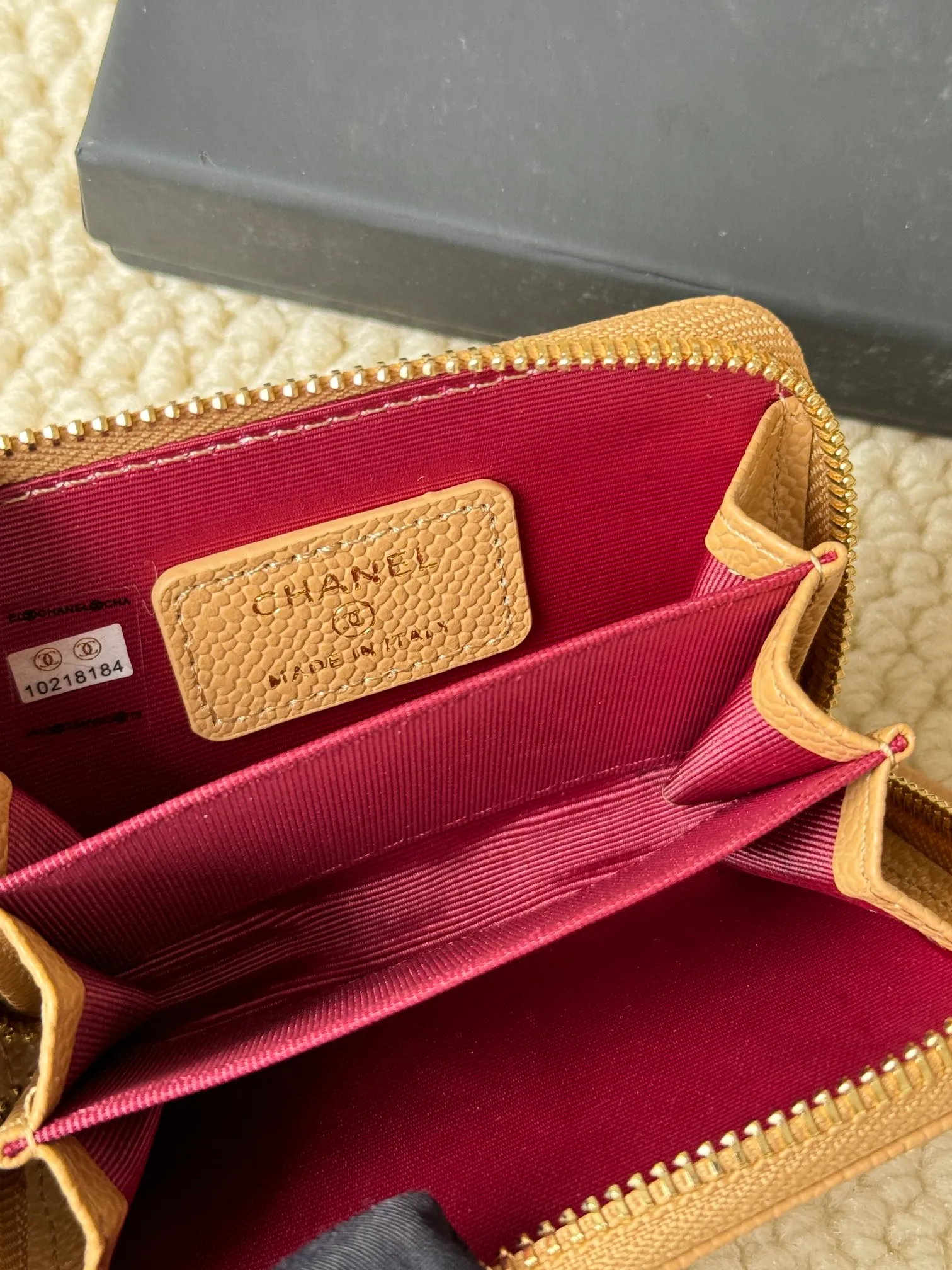 💰120 Style No.: AP462 Chanel Caviar Leather Series Chanel Card Holder ❤Coin Purse️❤️ Impeccable workmanship details, insisting on high quality Size: 10x9cm