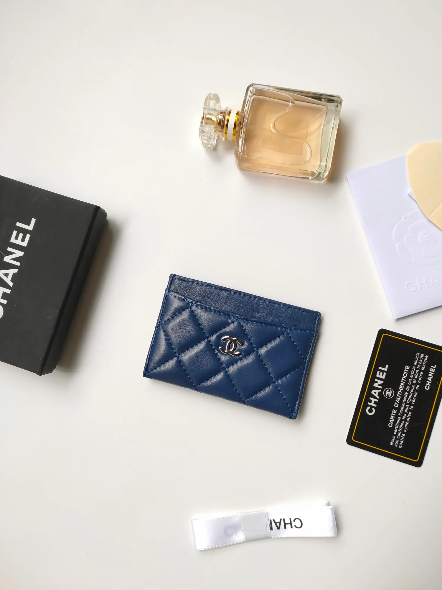 💰90 CHANEL Chanel counter card holder👍Model number: AP446 Size: 7.5×11.2×0.5cm Sheepskin inside and outside😍😍Fine workmanship High-end quality [Rose] Complete accessories