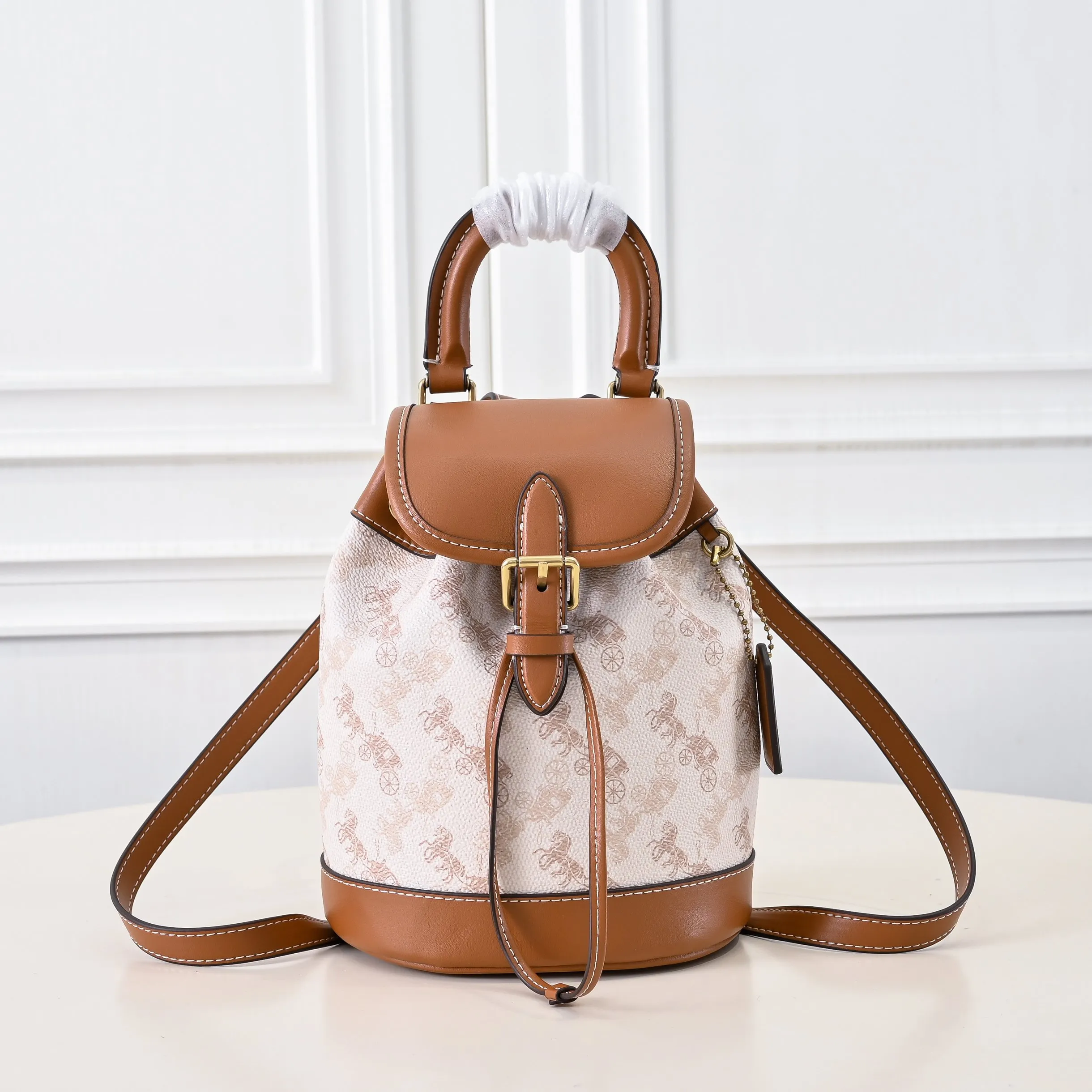 Style number: CAM31 Size: 17*11*22.5cm