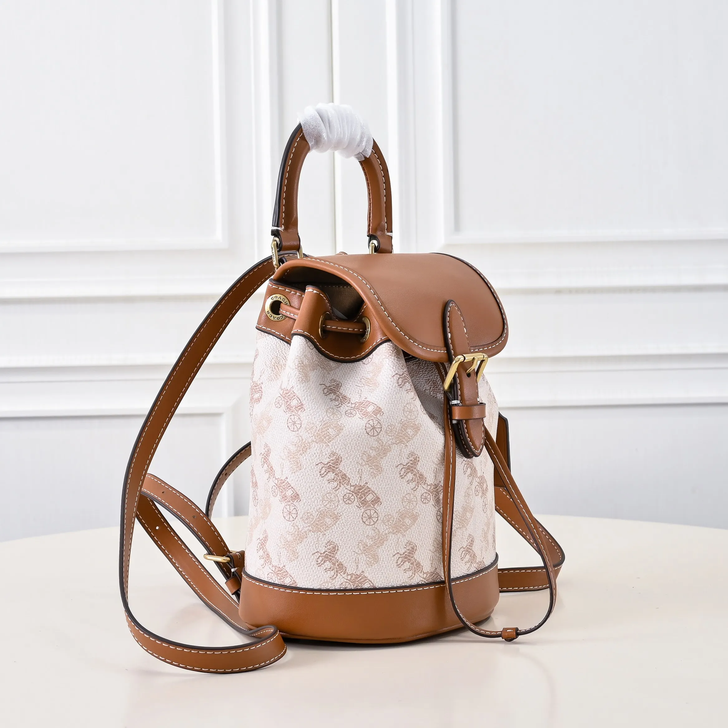 Style number: CAM31 Size: 17*11*22.5cm