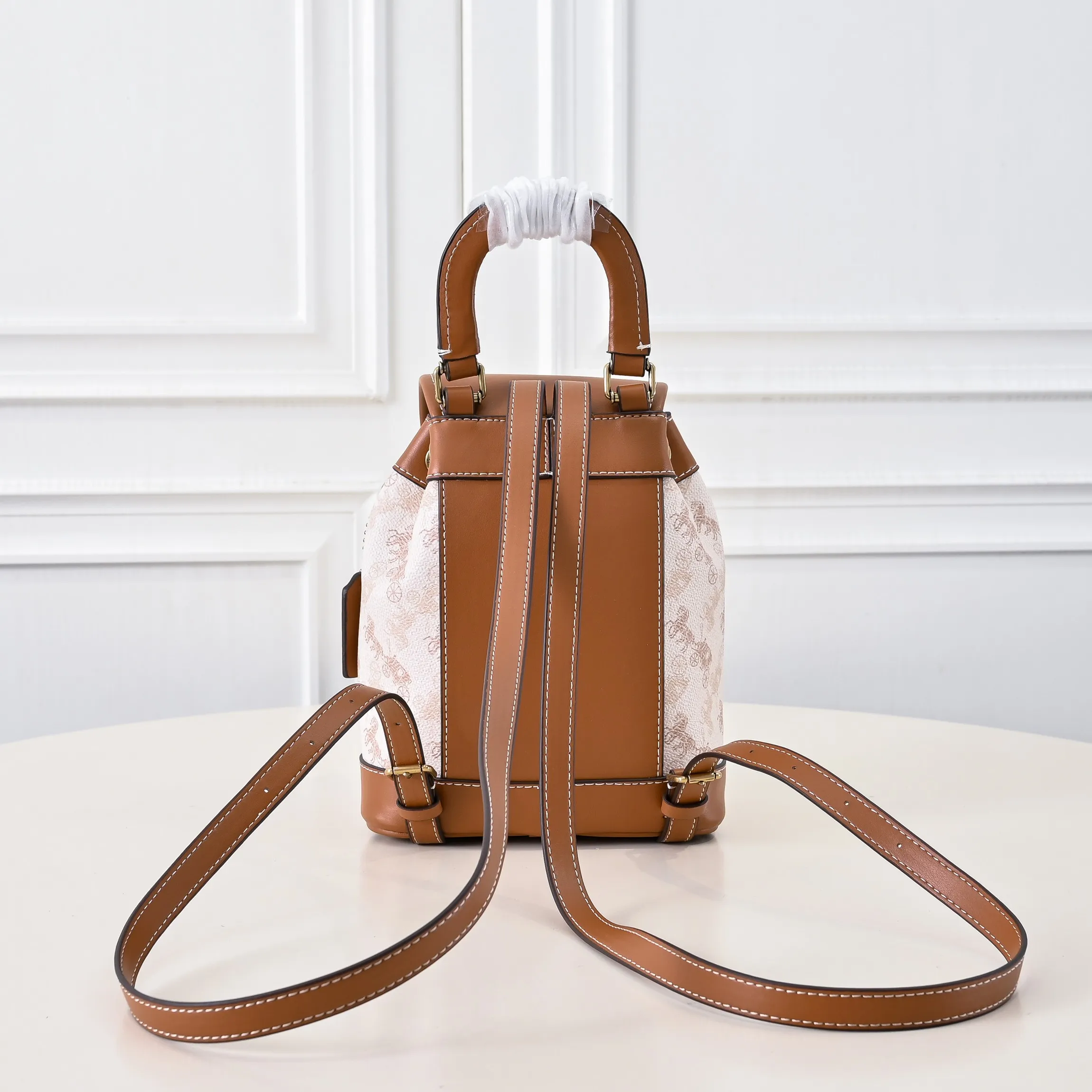 Style number: CAM31 Size: 17*11*22.5cm