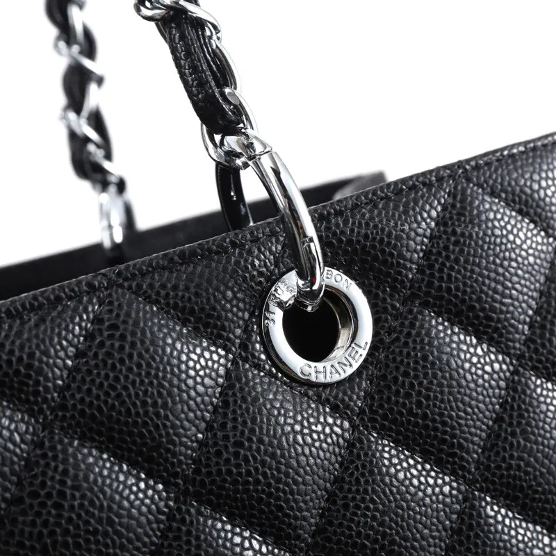 💰480￥Chanel👄👄gst Chanel Hampus Shopping Bag Original cowhide leather ball pattern imported from France👍👍Top-grade original hardware 💃💃Don’t pick anyone, anyone can carry it with style 💄💄It’s stylish when you carry it on your back Dimensions: 34.5x25.5x14 Style No.: 50995