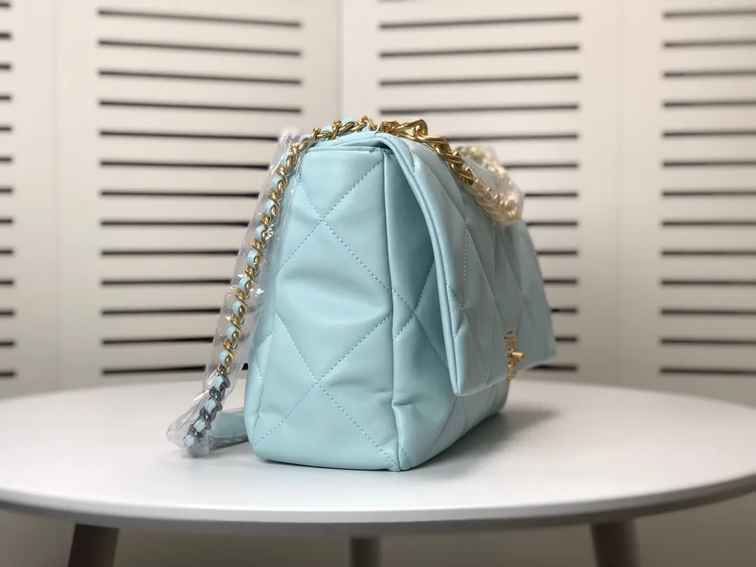💰480￥Mint Green Large Size Chanel's latest hot model is now available📣📣Synchronized with counters🤭Imported cowhide🐂very soft to the touch. The upper body effect is super good, it can be carried by hand, on one shoulder or cross-body, showing the elegance and charm of women💃Hurry and get it, [color] model number: 9012, size: 36*24*14,