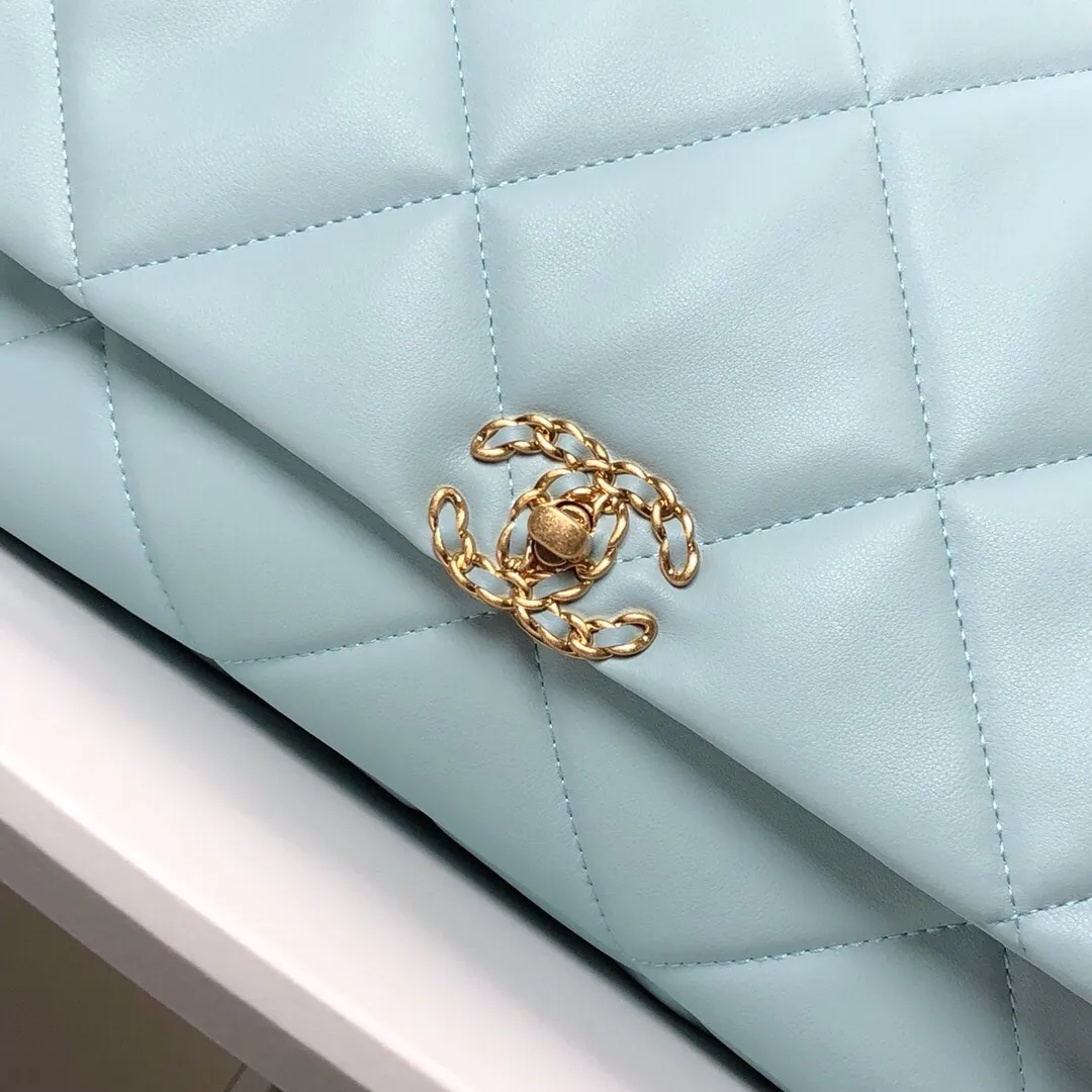 💰480￥Mint Green Large Size Chanel's latest hot model is now available📣📣Synchronized with counters🤭Imported cowhide🐂very soft to the touch. The upper body effect is super good, it can be carried by hand, on one shoulder or cross-body, showing the elegance and charm of women💃Hurry and get it, [color] model number: 9012, size: 36*24*14,