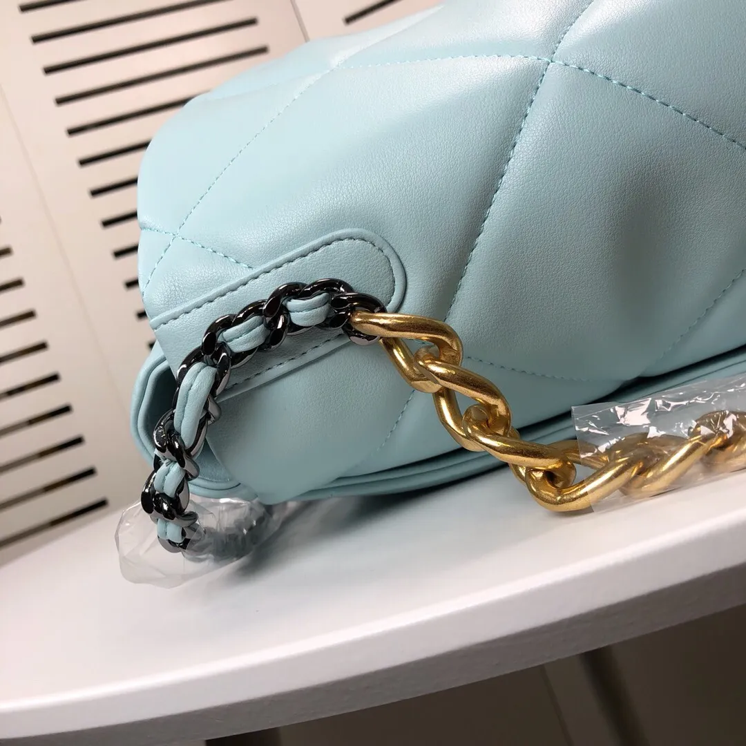 💰480￥Mint Green Large Size Chanel's latest hot model is now available📣📣Synchronized with counters🤭Imported cowhide🐂very soft to the touch. The upper body effect is super good, it can be carried by hand, on one shoulder or cross-body, showing the elegance and charm of women💃Hurry and get it, [color] model number: 9012, size: 36*24*14,