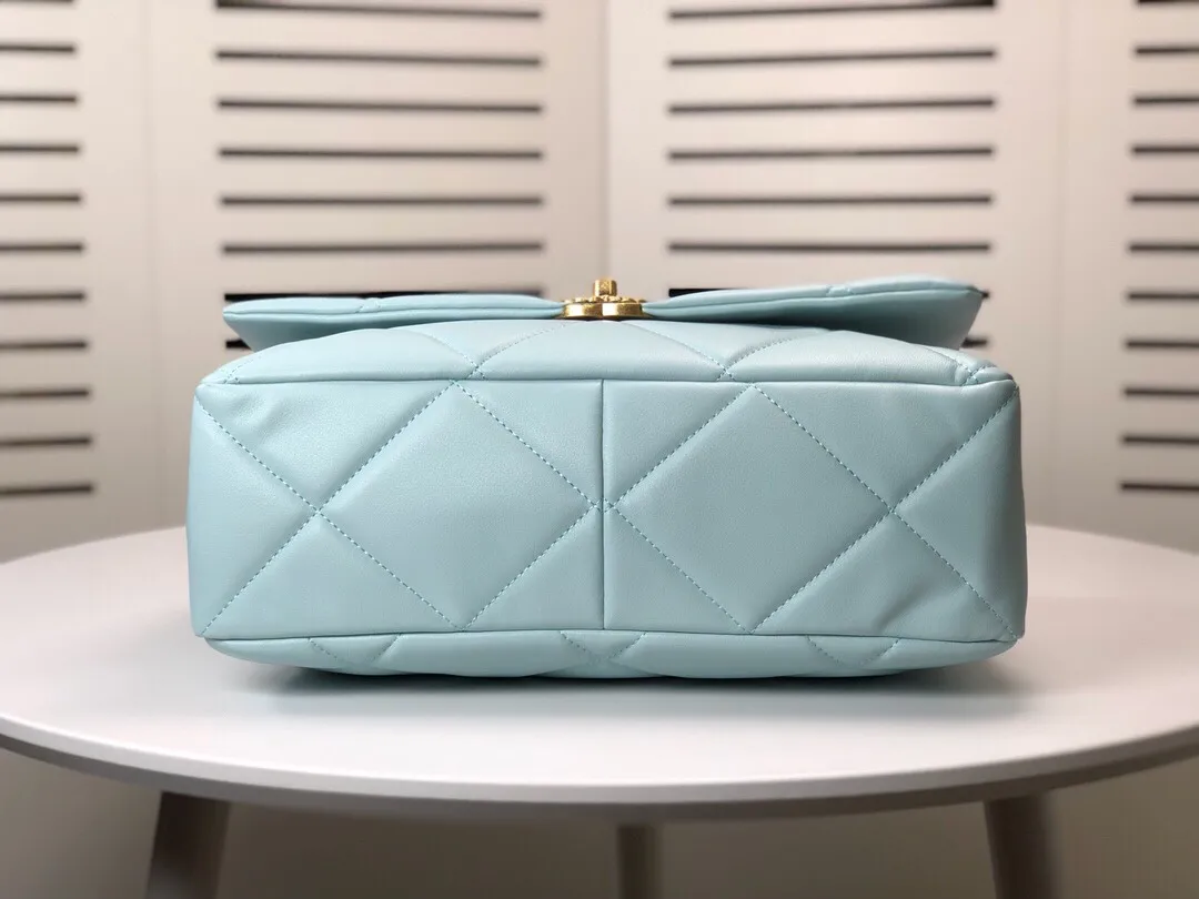 💰480￥Mint Green Large Size Chanel's latest hot model is now available📣📣Synchronized with counters🤭Imported cowhide🐂very soft to the touch. The upper body effect is super good, it can be carried by hand, on one shoulder or cross-body, showing the elegance and charm of women💃Hurry and get it, [color] model number: 9012, size: 36*24*14,