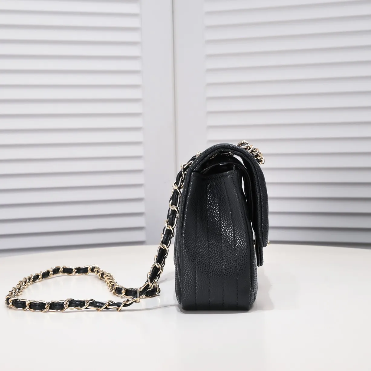 💰400￥Chanel🔥Exclusive quality real shot shipment✈️Official website updated simultaneously👑Chanel classic, summer style is coming💋CHANEL ‼ ️Crossbody bag, caviar cowhide with burgundy lining🌸‼ ️ 🙈Fashion’s new favorite🙈Model number: 1112V grid Size: 25.5*15*7.5