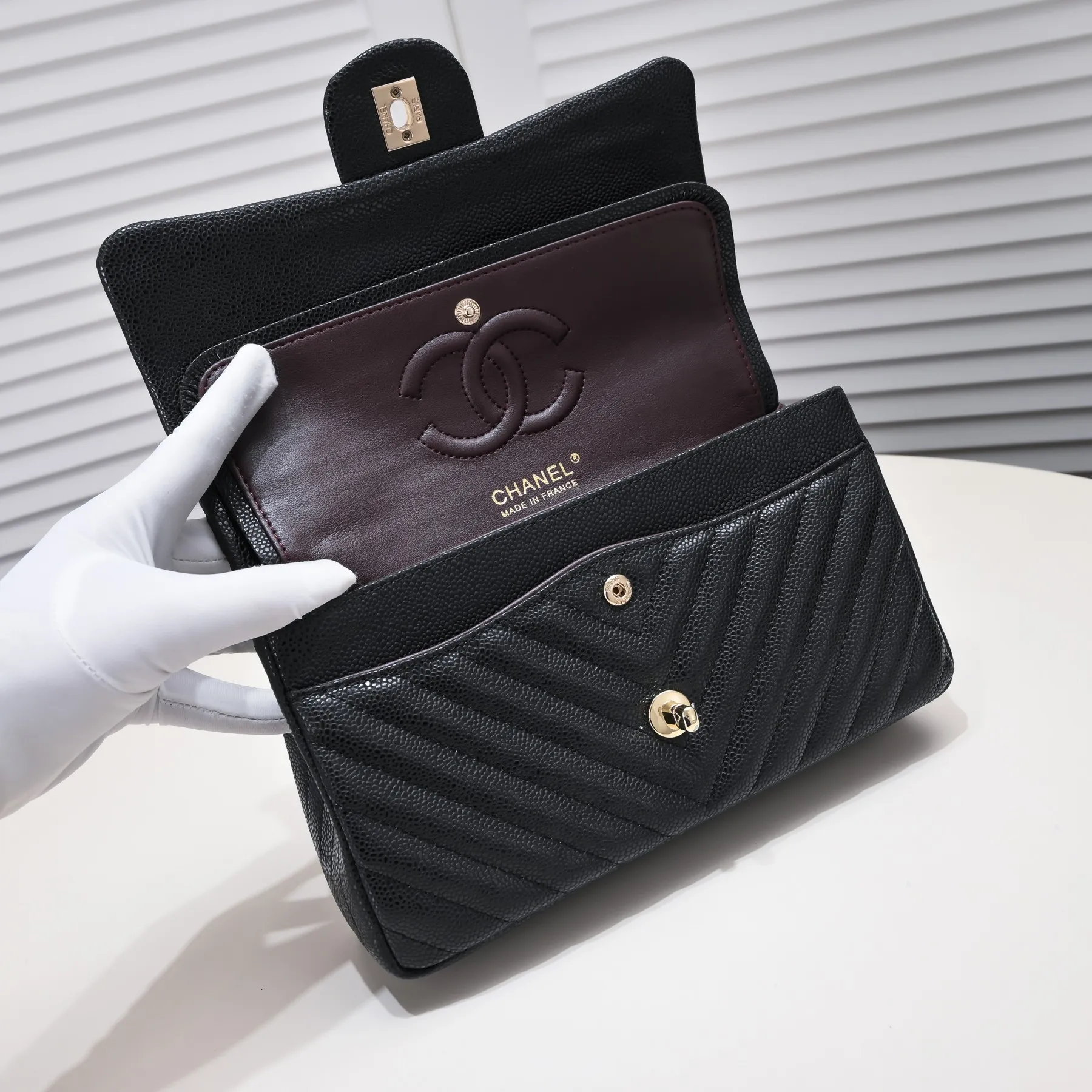 💰400￥Chanel🔥Exclusive quality real shot shipment✈️Official website updated simultaneously👑Chanel classic, summer style is coming💋CHANEL ‼ ️Crossbody bag, caviar cowhide with burgundy lining🌸‼ ️ 🙈Fashion’s new favorite🙈Model number: 1112V grid Size: 25.5*15*7.5