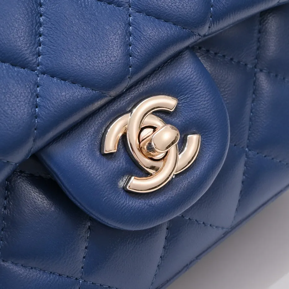 💰310￥Dark blue Chanel🔺🚴🏼💸Choose high-quality sheepskin🌺Original split version and made one to one 💯The hand feel is first-class, 🌲The camera-shaped inspired design fully embodies perfection! [Qiang] [Qiang] Integrates art and practicality, [Ladybug] Gorgeous and low-key plump 💯📨📨Classic is irresistible, ♒ You have to receive it to understand ✈✈🍭🍭Insist on high quality and low price🐟🐟, model number: 1115, size: 17.5*13*5 cm