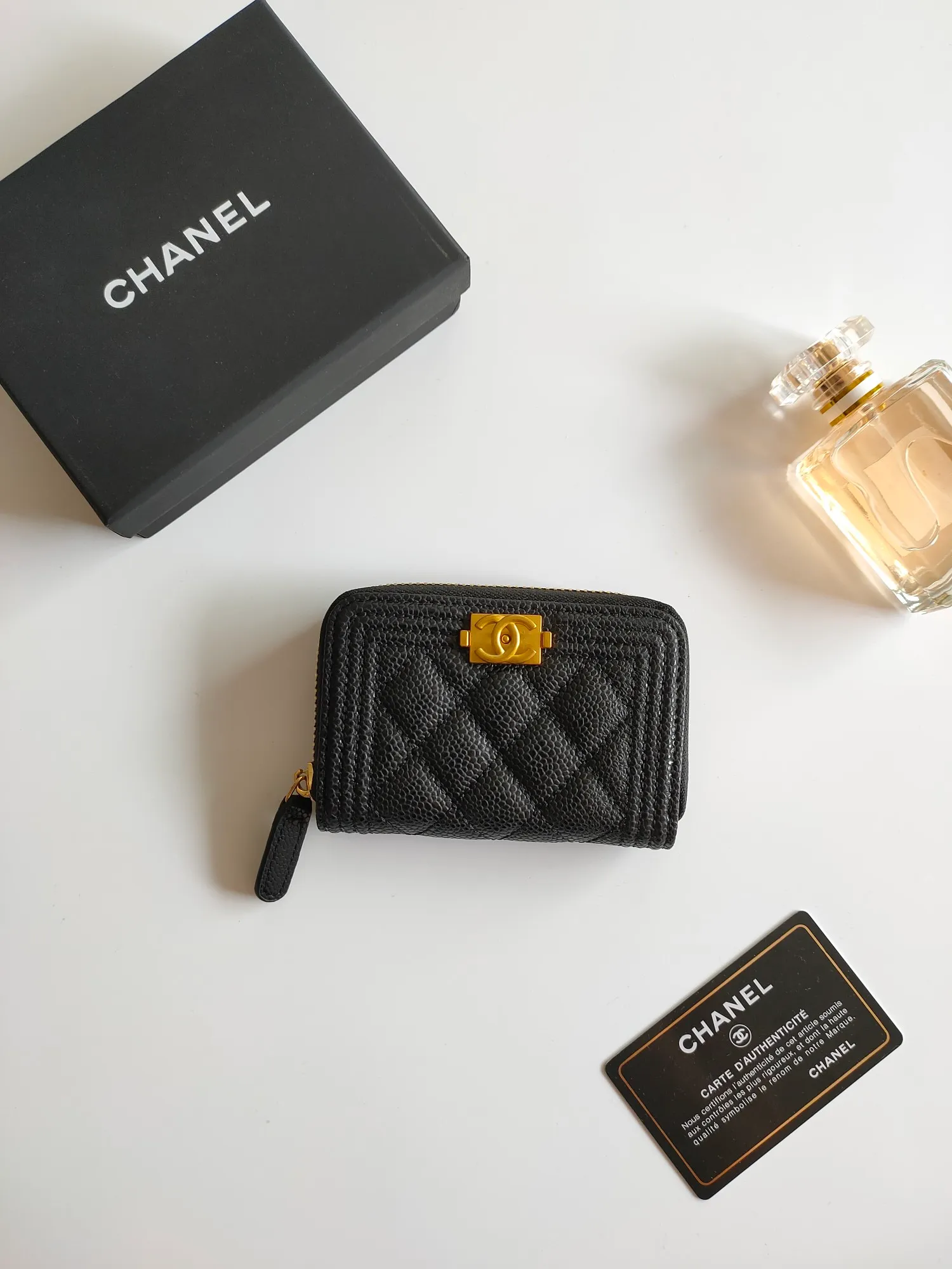 ￥120 Chanel card holder❤Coin purse️❤️Full leather inside and outside. Counter style. Impeccable workmanship details. Adhere to high quality. Style number: A84433 Size: 11.5x8cm