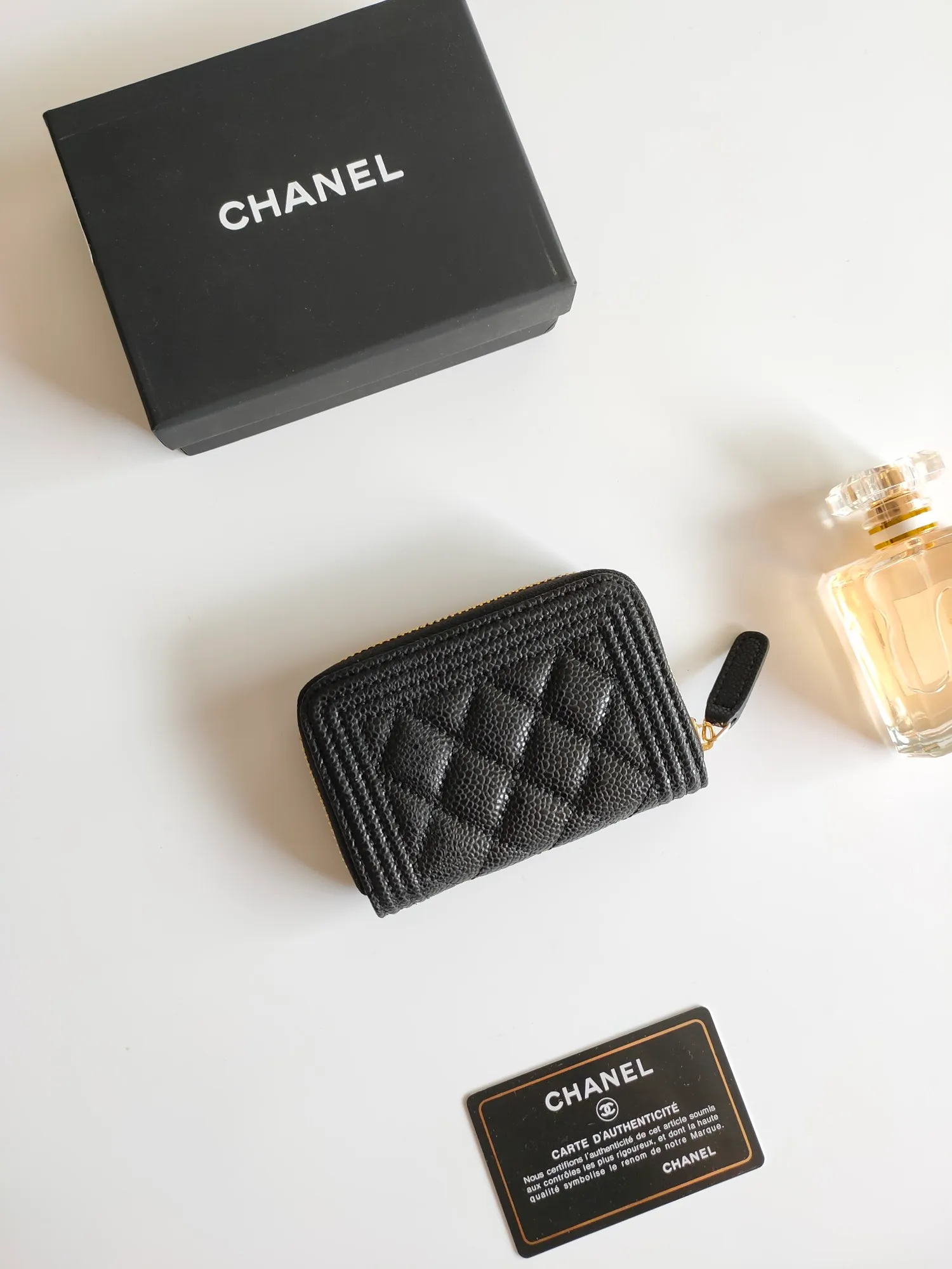￥120 Chanel card holder❤Coin purse️❤️Full leather inside and outside. Counter style. Impeccable workmanship details. Adhere to high quality. Style number: A84433 Size: 11.5x8cm