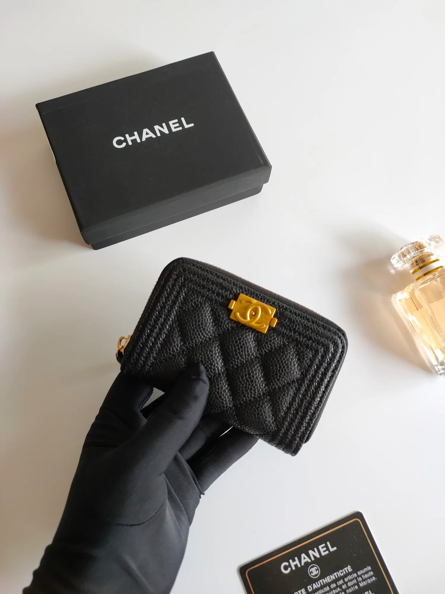 ￥120 Chanel card holder❤Coin purse️❤️Full leather inside and outside. Counter style. Impeccable workmanship details. Adhere to high quality. Style number: A84433 Size: 11.5x8cm