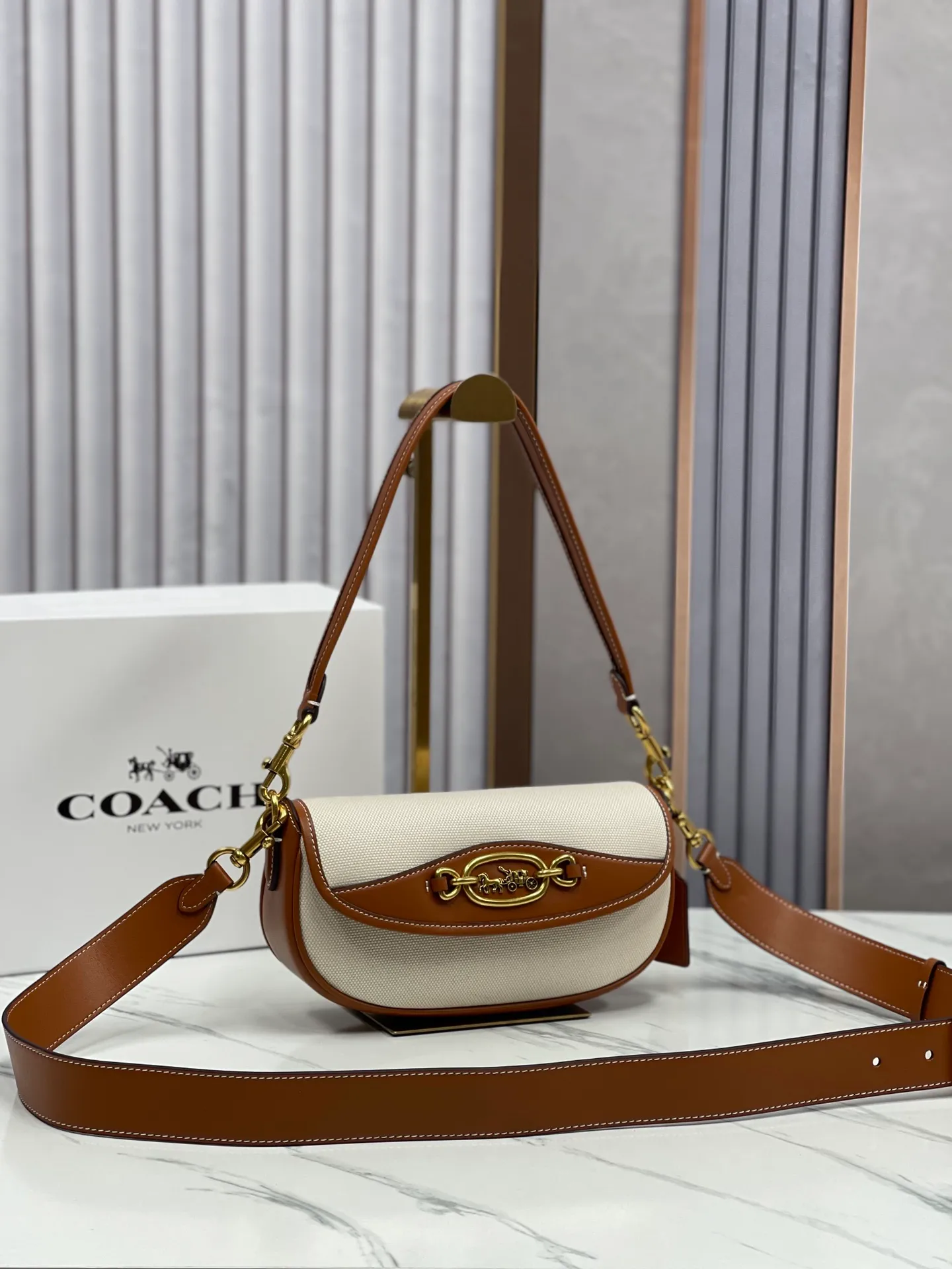 Top original order batch 440💰coach/Coach new women's saddle bag CR668 shoulder cross-body handbag HARLEY23 canvas retro lock bag armpit bag size: 22*13*5