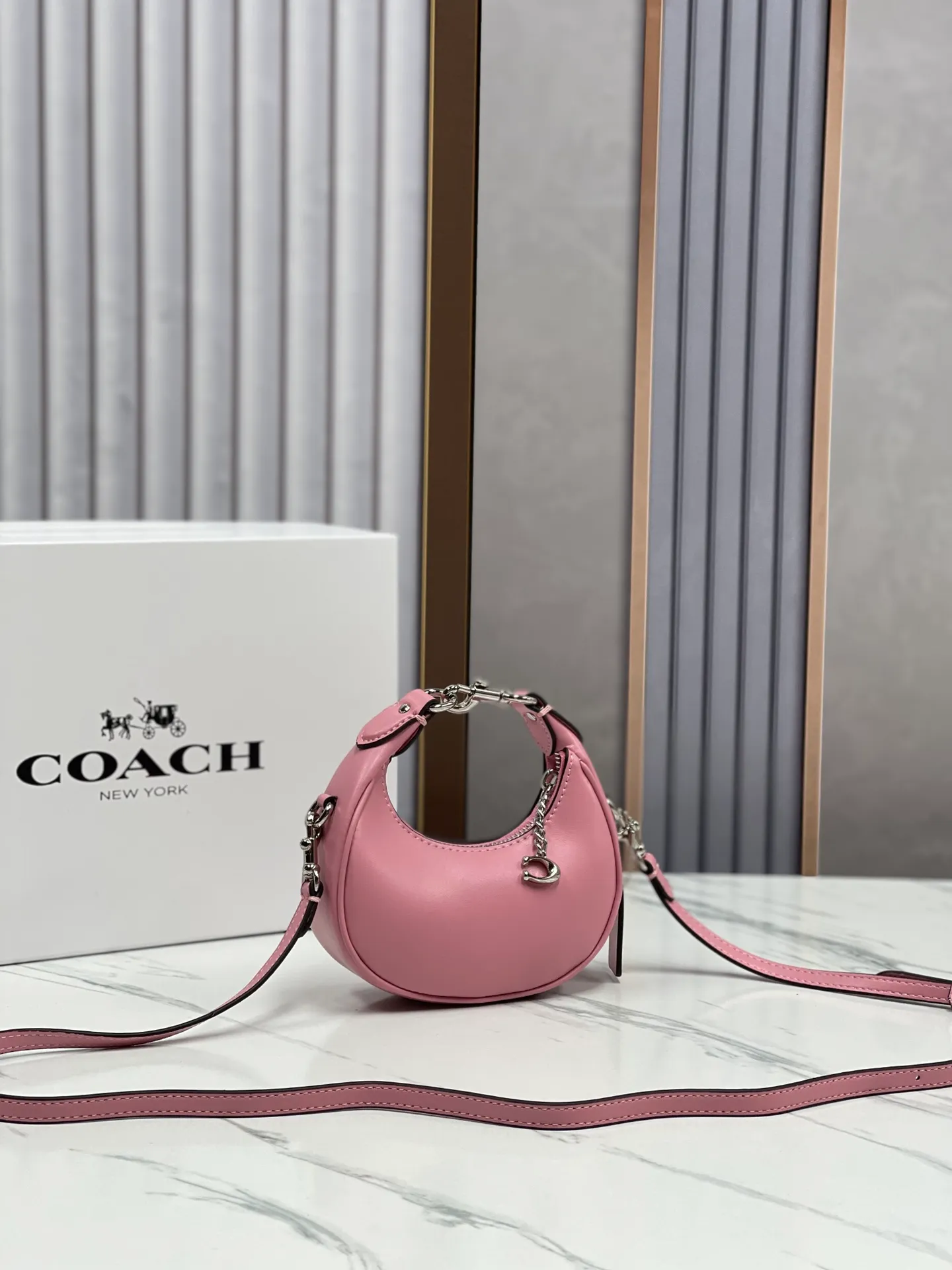 Batch 360💰Coach’s new women’s mini dumpling bag model: CR506 wrist bag, shoulder crossbody retro half-moon bag jonie armpit bag, size: 15*7*6