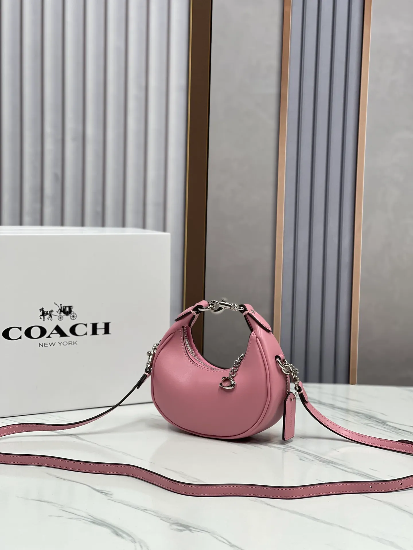 Batch 360💰Coach’s new women’s mini dumpling bag model: CR506 wrist bag, shoulder crossbody retro half-moon bag jonie armpit bag, size: 15*7*6