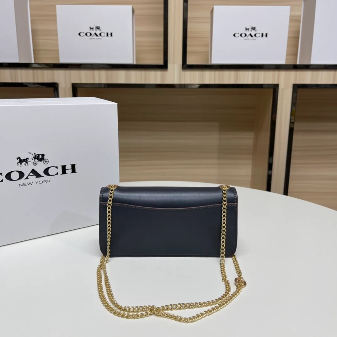 Batch 420💰New chain bag model CF150🚀Morgan series small chain crossbody. My favorite small and portable chain bag. It is enough to carry small things when going out, and there is no problem with mobile phones. Matching: This version plus this color matching, it can be matched with anything. Versatile style! You can’t go wrong with anything. Small and cute. Chain: This is a chain shoulder strap, which can be changed at will, either long and cross-body, or short on the side. You can also use it as an evening bag without the shoulder strap. It’s so beautiful and versatile ~ Size: 20*10*4.5.