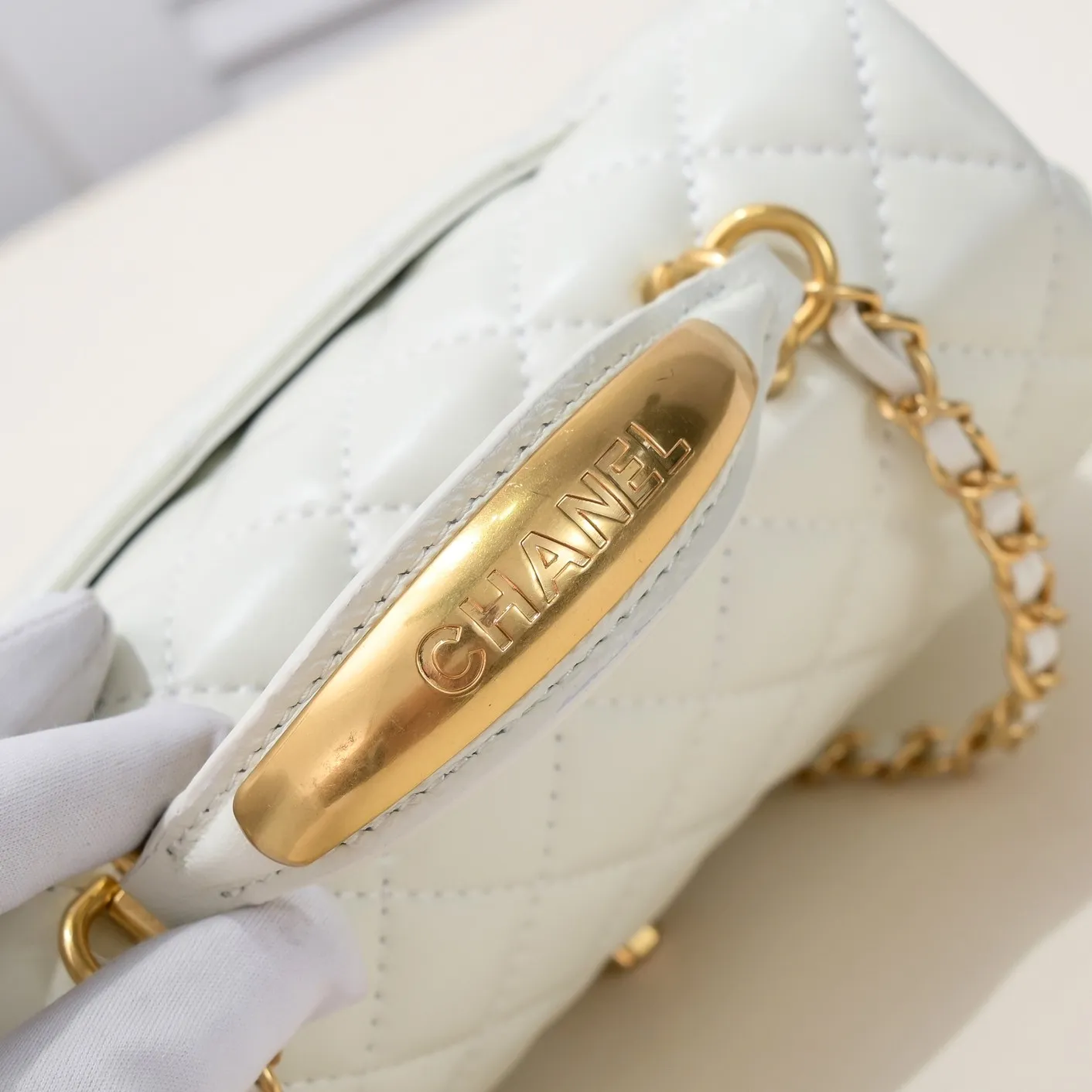 💰400￥♨️♨️Chanel 22B’s latest Mini CF handle hardware embellished handbag, new AS2431 classic diamond flap bag, decorated with exquisite classic chain and handbag, delicate sheepskin: embellishment handbag, stand out, interpretation of timeless elegance. Style number: New AS2431 Size: 20x12x6cm