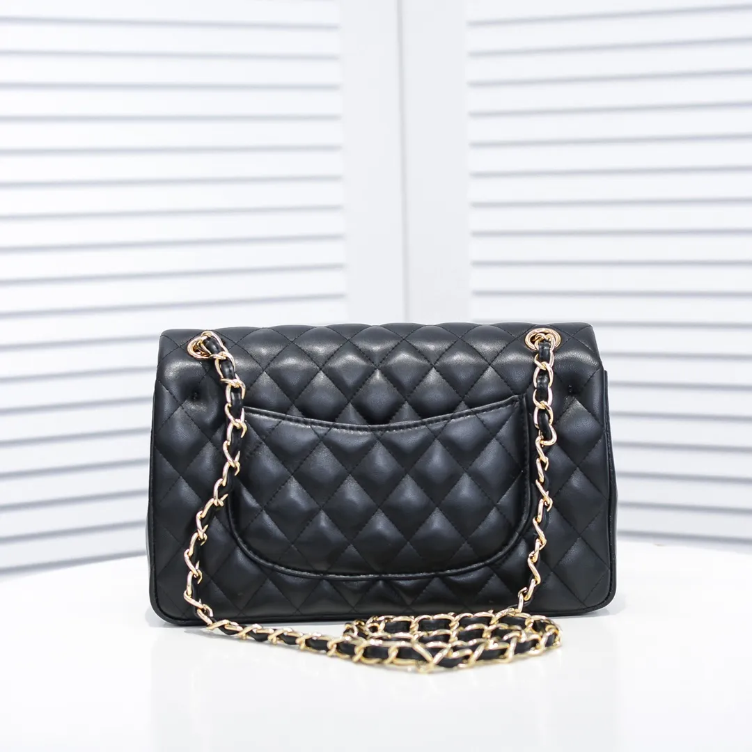 💰420￥Chanel🔥Exclusive quality real shot shipment✈️Official website updated simultaneously👑Chanel sheep pattern classic style with original hardware, summer style is coming💋CHANEL ‼ ️Crossbody bag, sheepskin with red lining🌸‼ ️ 🙈Fashion new favorite🙈 Size: 25.5*16*6.5. Style number: 1112 sheepskin