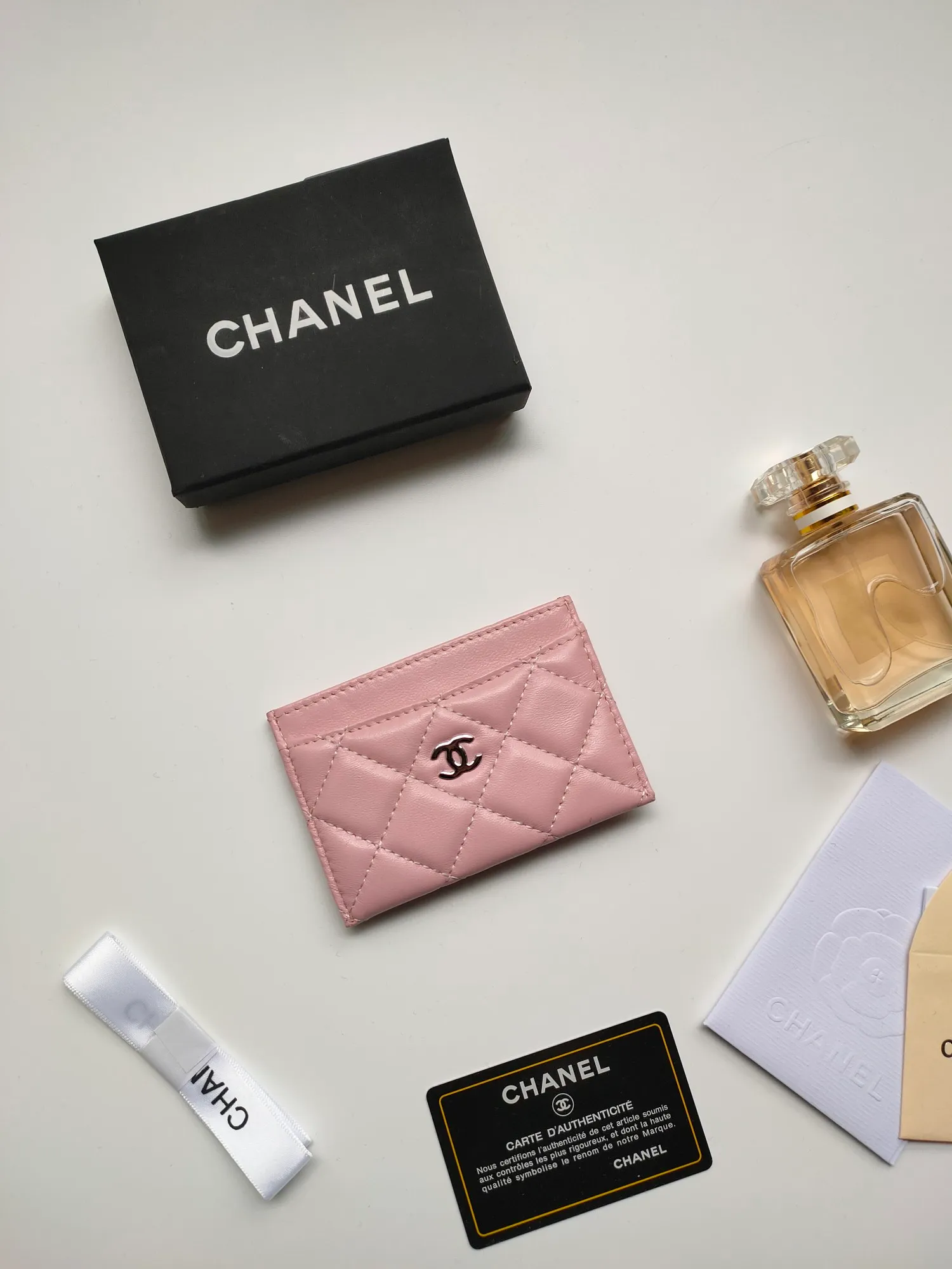 💰90 CHANEL Chanel counter card holder👍Model number: AP446 Size: 7.5×11.2×0.5cm Sheepskin inside and outside😍😍Fine workmanship High-end quality [Rose] Complete accessories