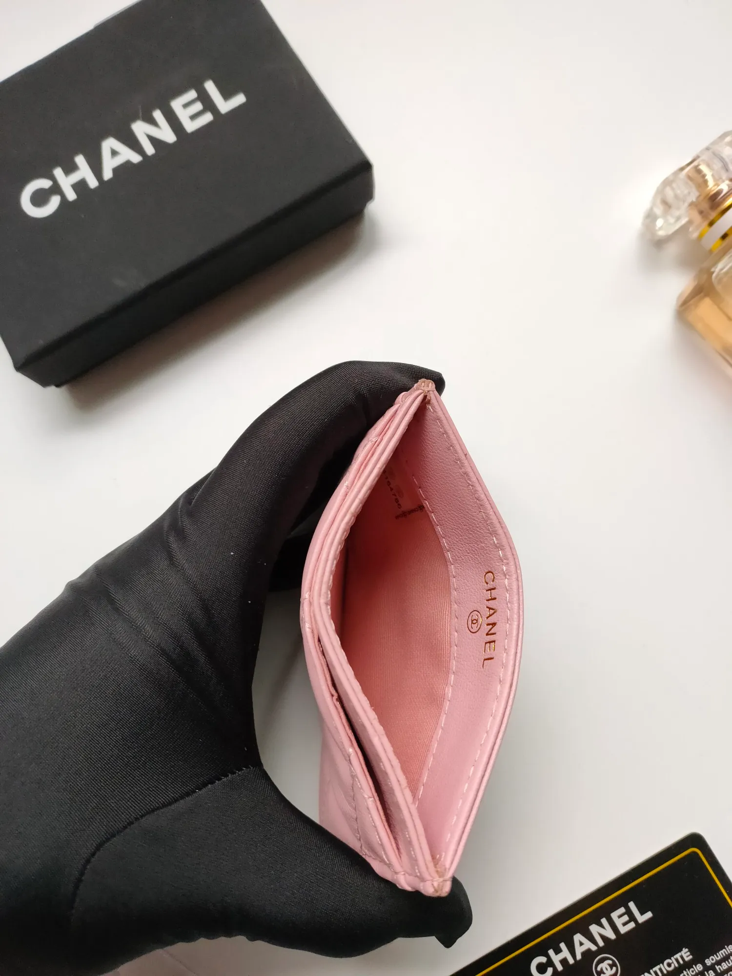 💰90 CHANEL Chanel counter card holder👍Model number: AP446 Size: 7.5×11.2×0.5cm Sheepskin inside and outside😍😍Fine workmanship High-end quality [Rose] Complete accessories