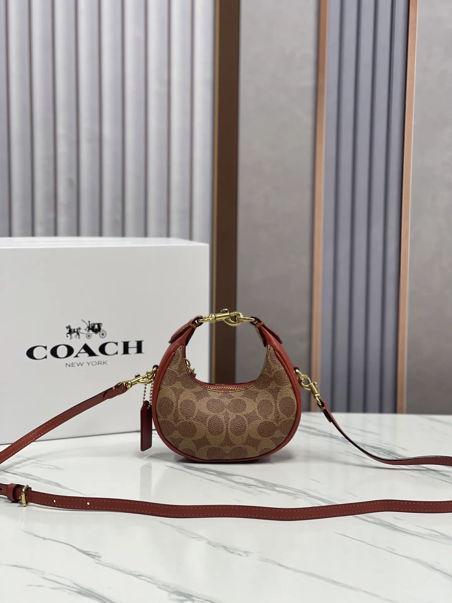 Batch 360💰Coach’s new women’s mini dumpling bag model: CR510 wrist bag, shoulder crossbody retro half-moon bag jonie armpit bag, size: 15*7*6