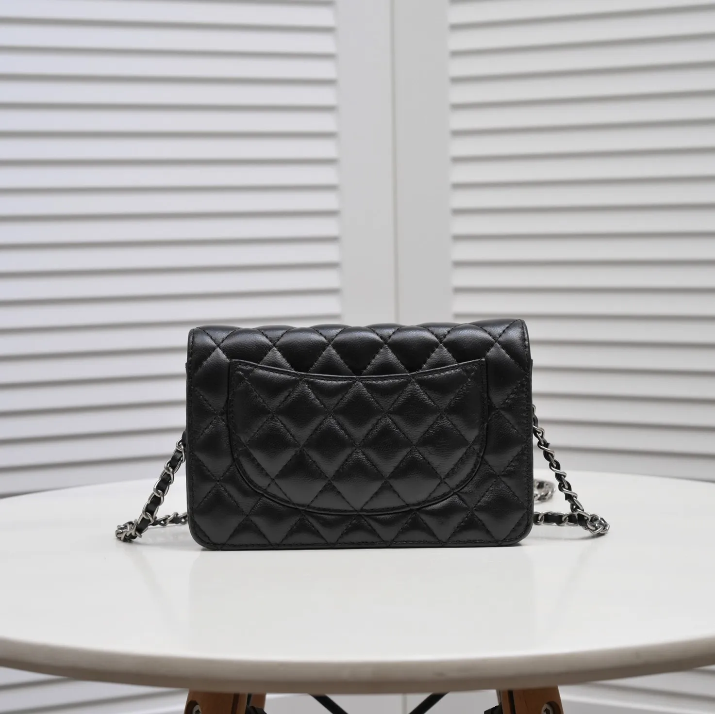 💰380￥✨✨ Chanel 2021ss✨C f style chain inlaid C H A N E L letter hardware is undoubtedly a new work, western and fashionable fashion💕 The latest C f micro-stamp style, the front panel is filled with small fragrance patterns, so beautiful, beauties want a different fortune bag Style number: 33814 letters