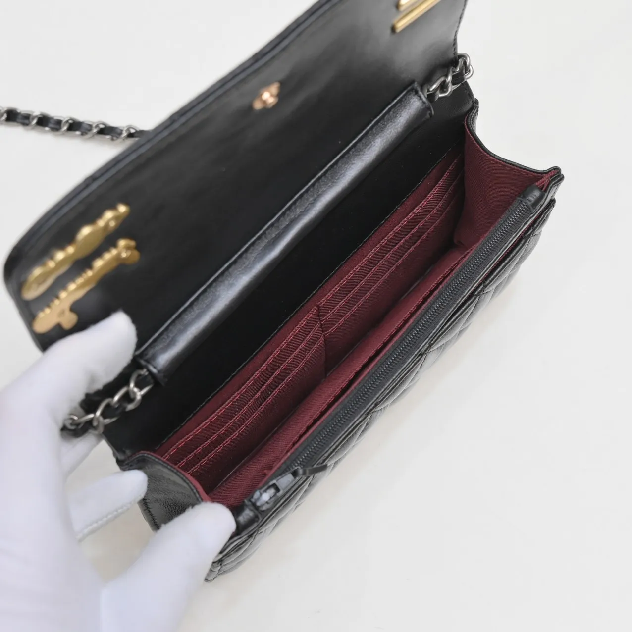 💰380￥✨✨ Chanel 2021ss✨C f style chain inlaid C H A N E L letter hardware is undoubtedly a new work, western and fashionable fashion💕 The latest C f micro-stamp style, the front panel is filled with small fragrance patterns, so beautiful, beauties want a different fortune bag Style number: 33814 letters